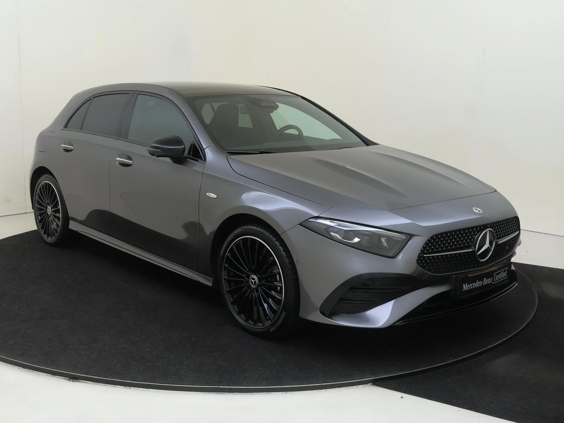 Mercedes-Benz-A-Klasse-image-1