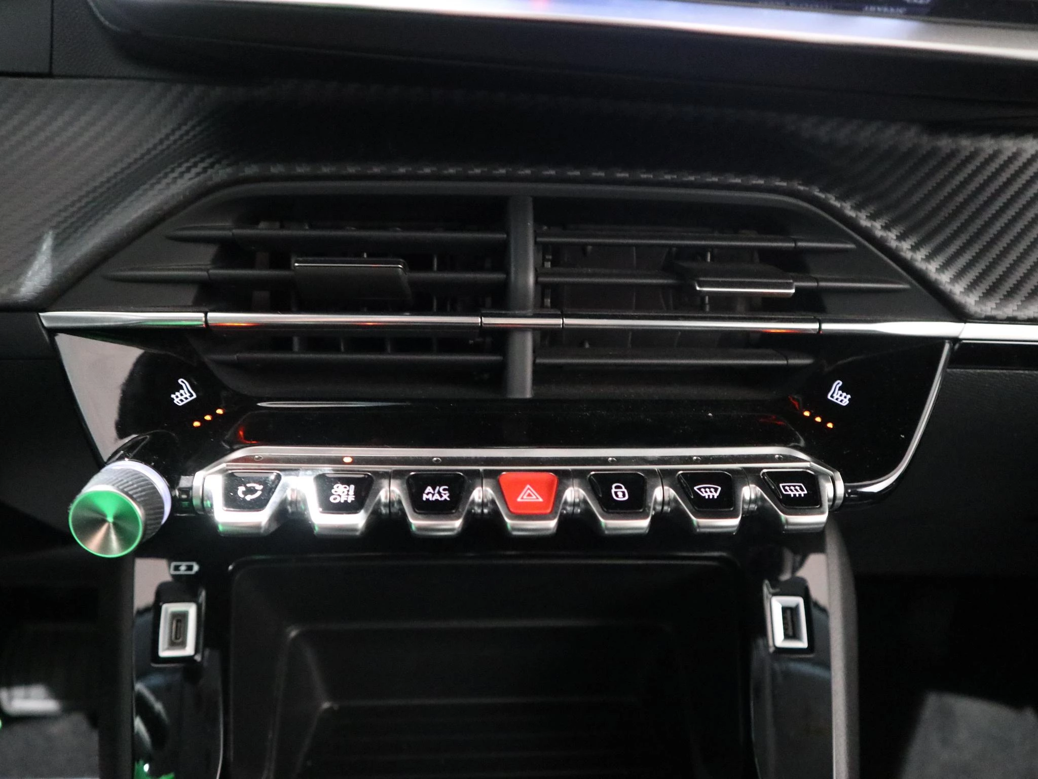 Peugeot-208-image-21