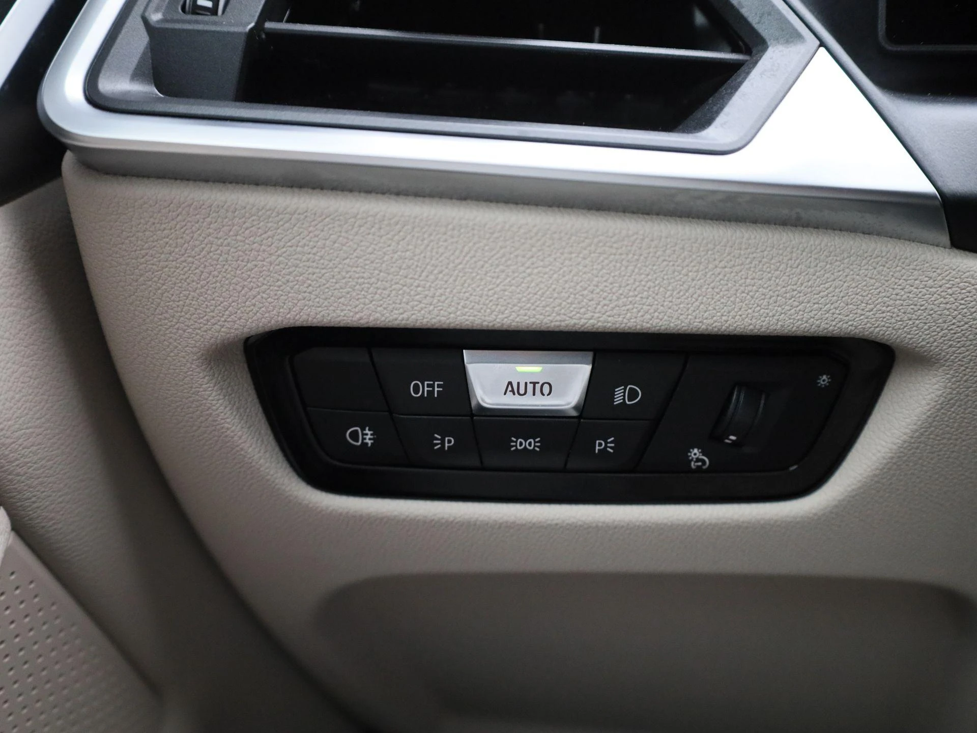 BMW-i4-image-21