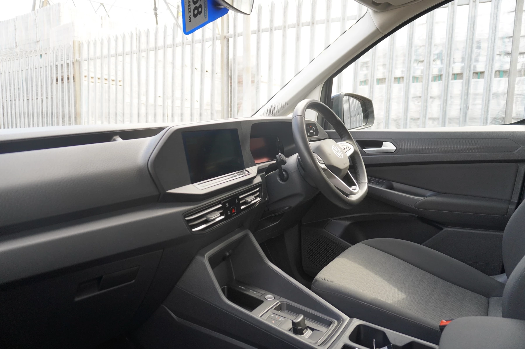 Volkswagen-Caddy-image-1