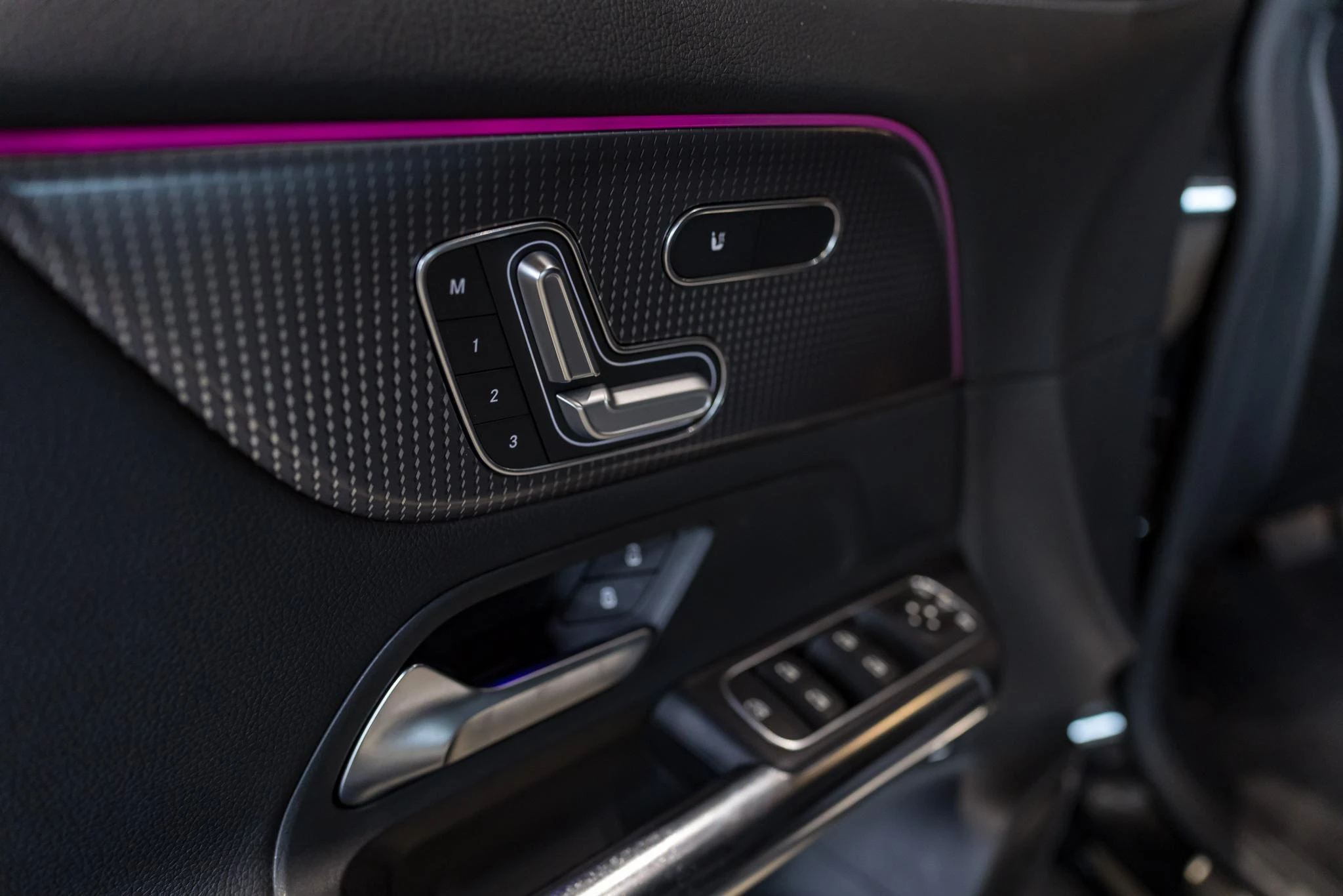 Mercedes-Benz-EQA-image-21