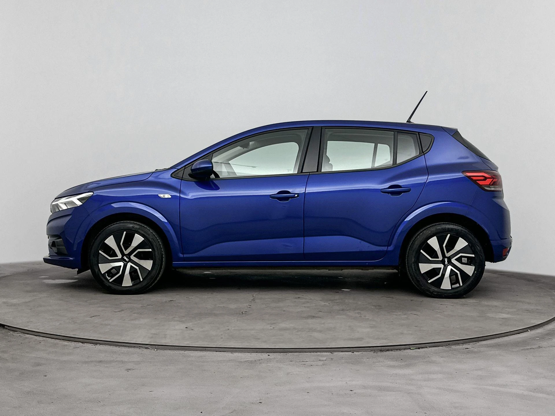 Dacia-Sandero-image-1