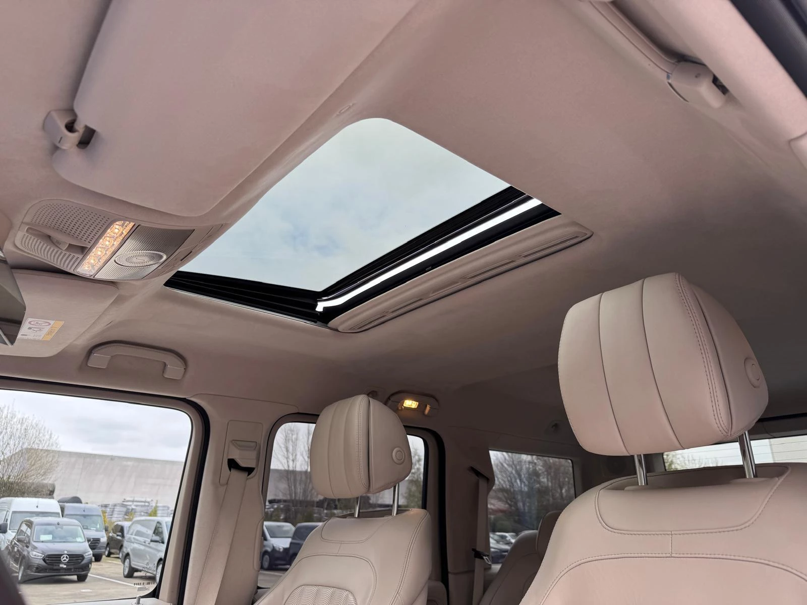 Mercedes-Benz-G-Klasse-image-24