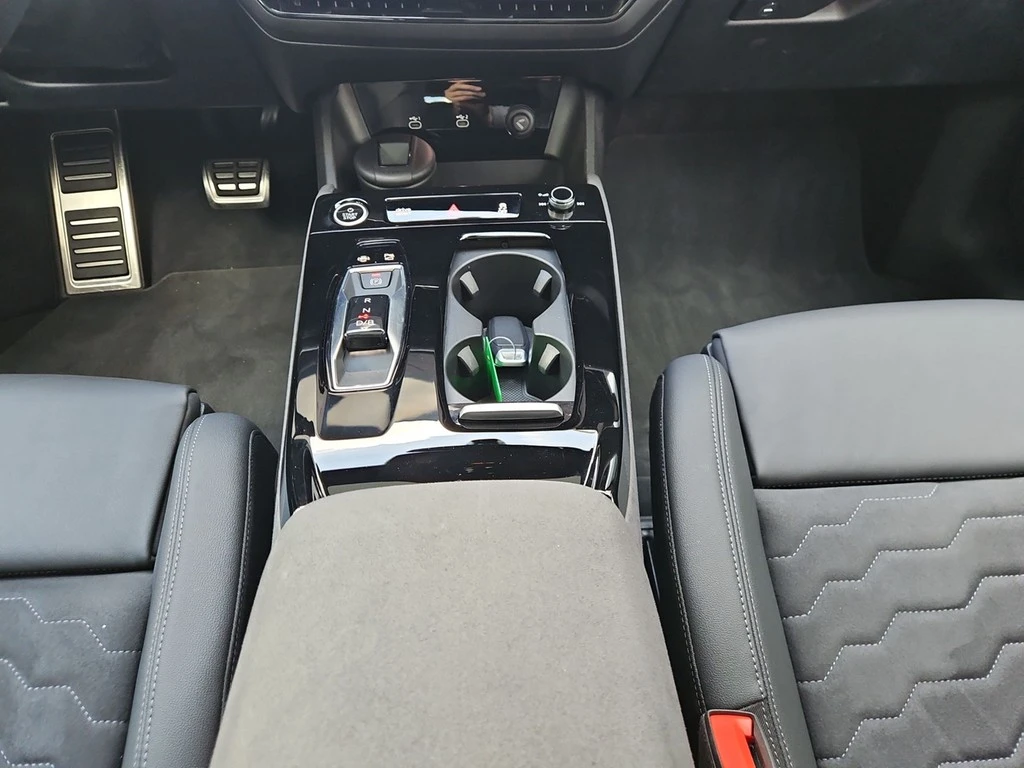 Audi-A6 Avant e-tron-image-9