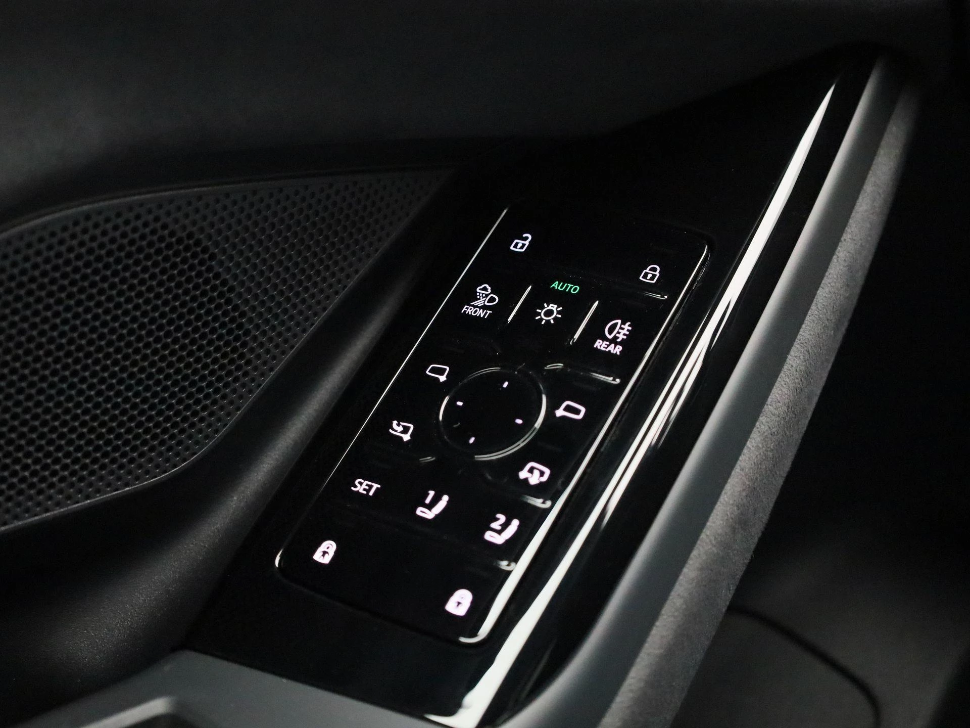 Audi-A6 Avant e-tron-image-36