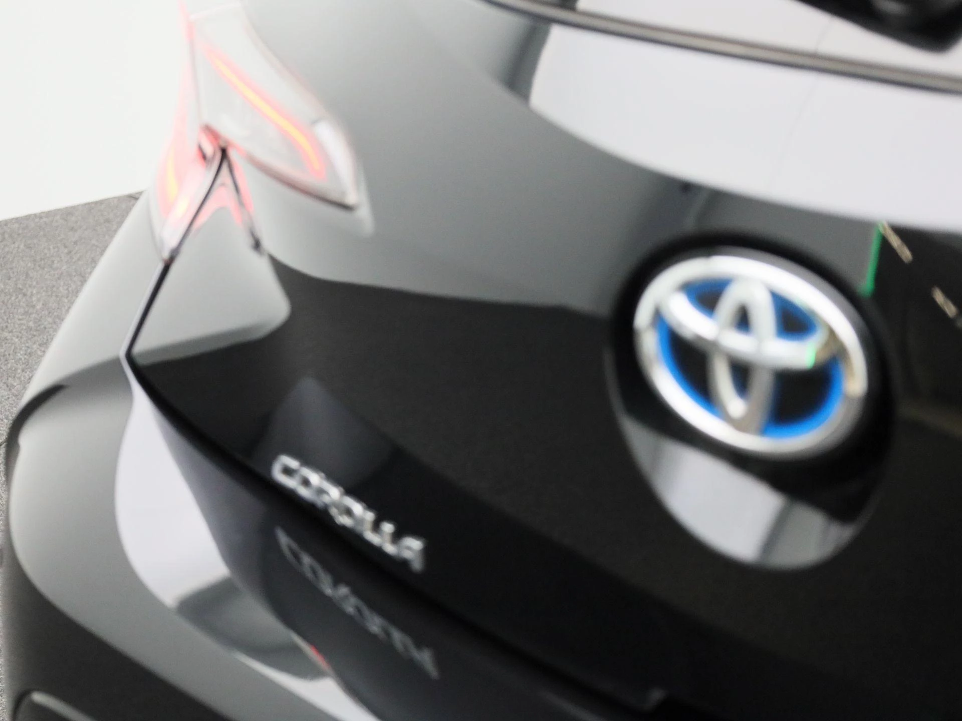 Toyota Corolla 1.8 Hybrid Business Plus