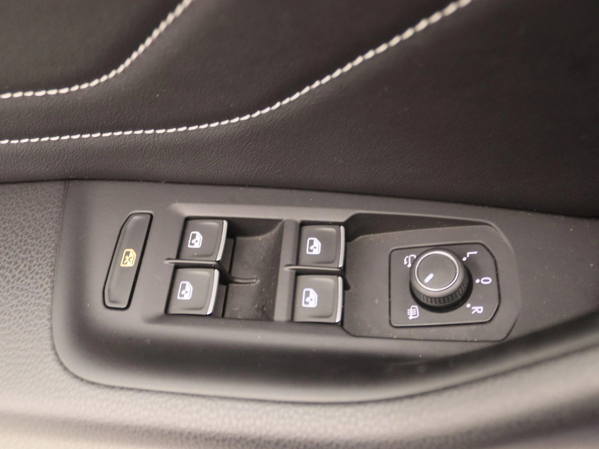 Volkswagen-Arteon-image-23