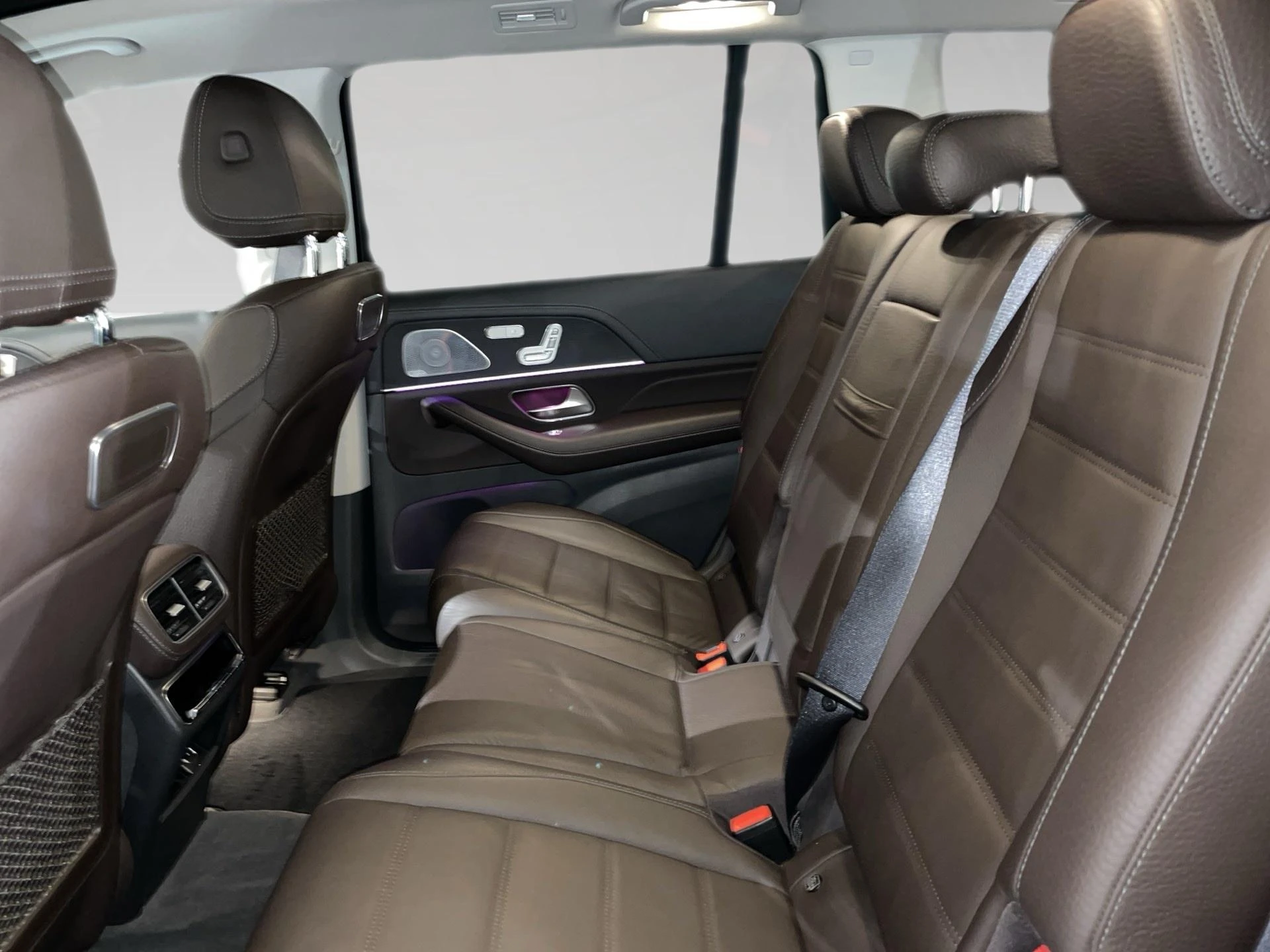 Mercedes-Benz-GLS-image-10