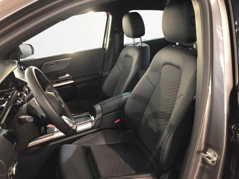 Mercedes-Benz-GLA 200 d-image-16
