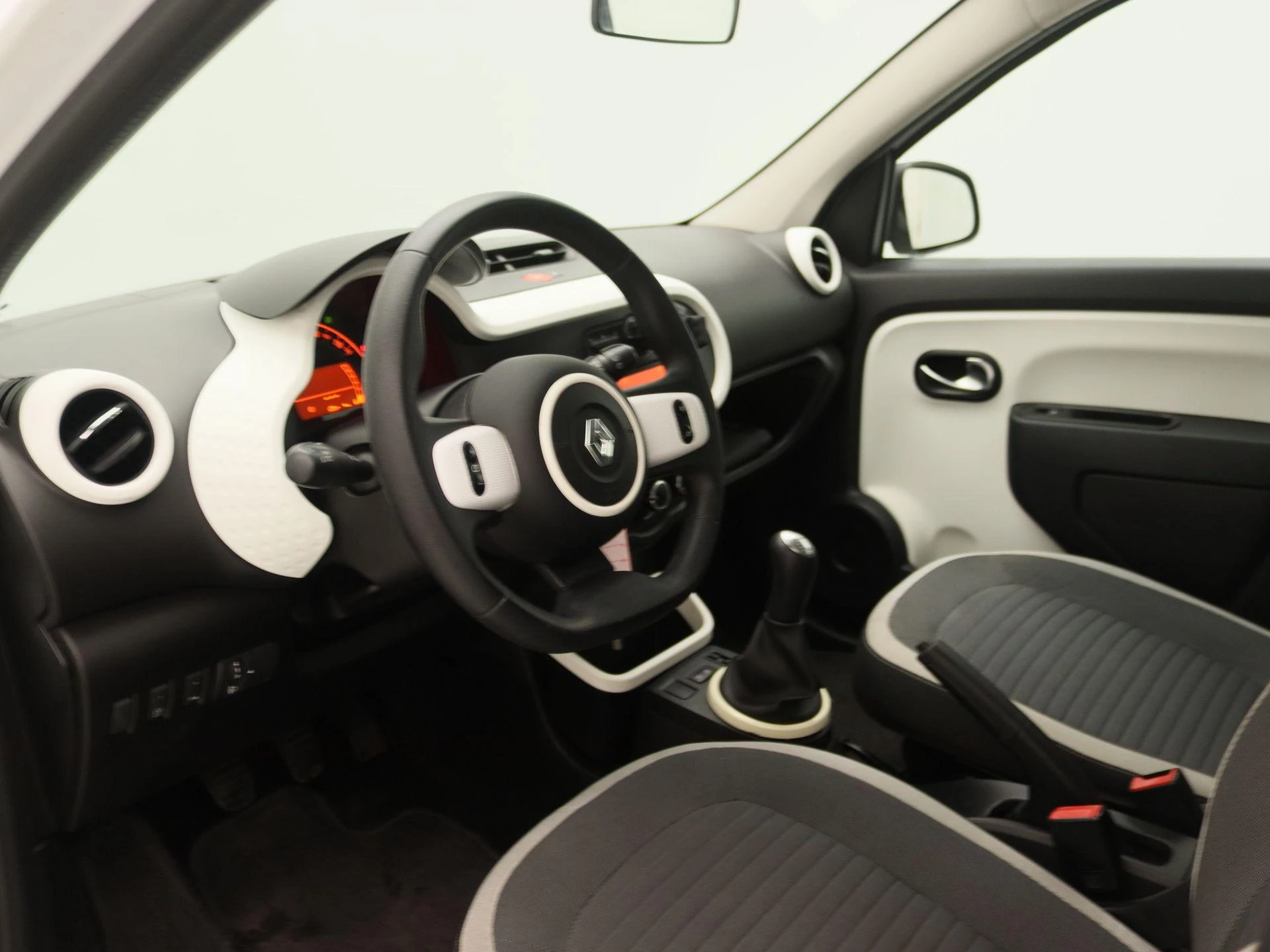 Renault-Twingo-image-19