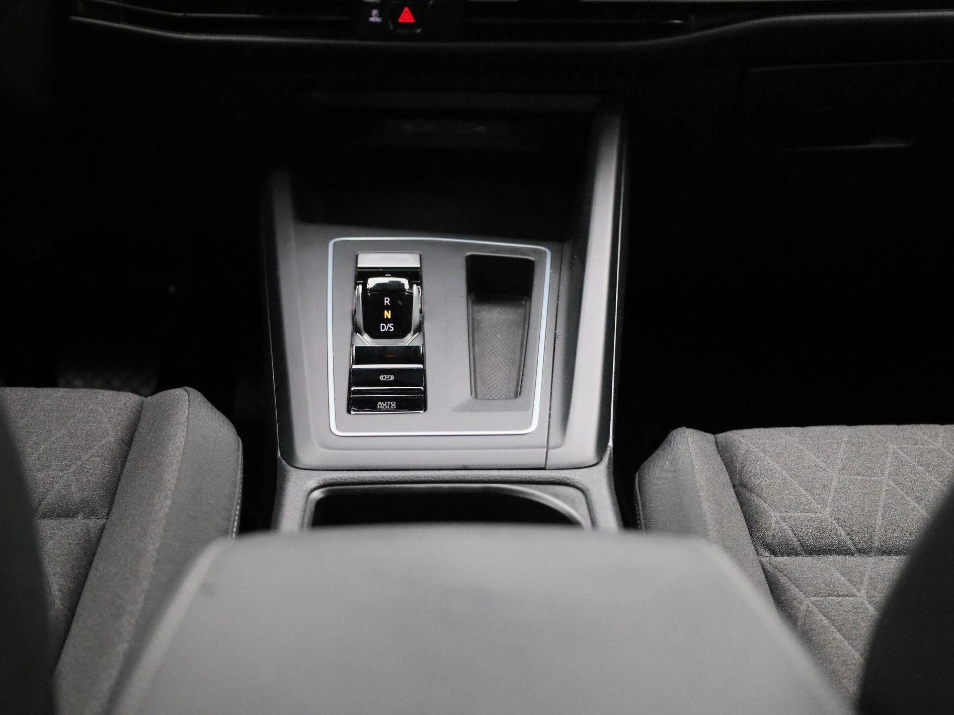 Volkswagen Golf - 10