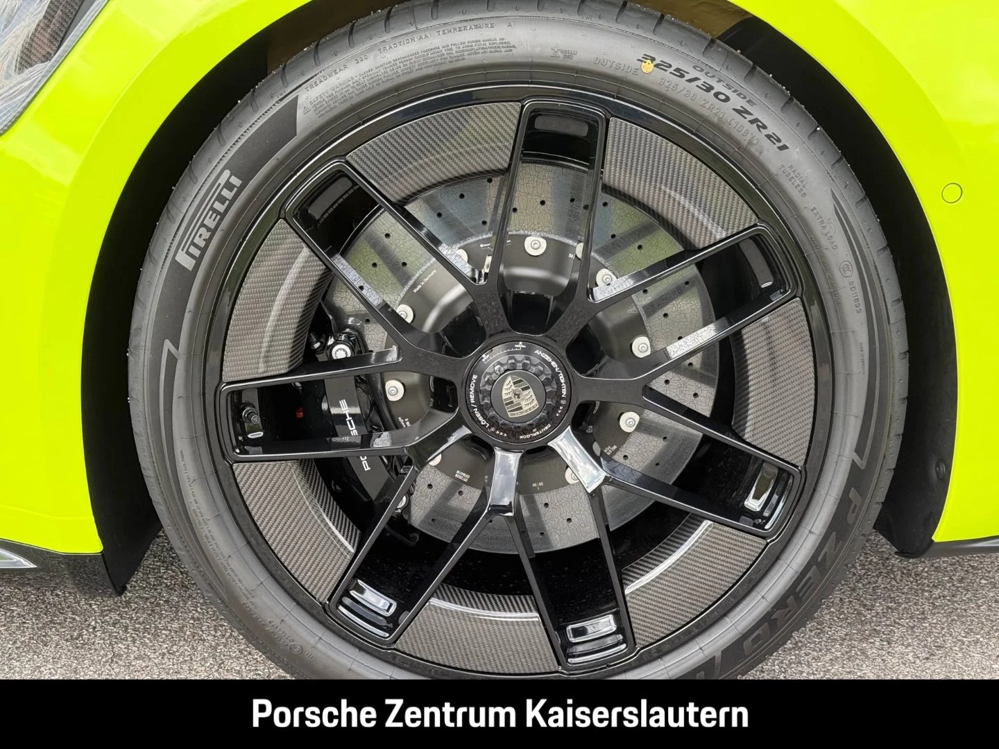 Porsche 911 992 Turbo S Cabrio Burmester Clubleder PCCB turbo s
