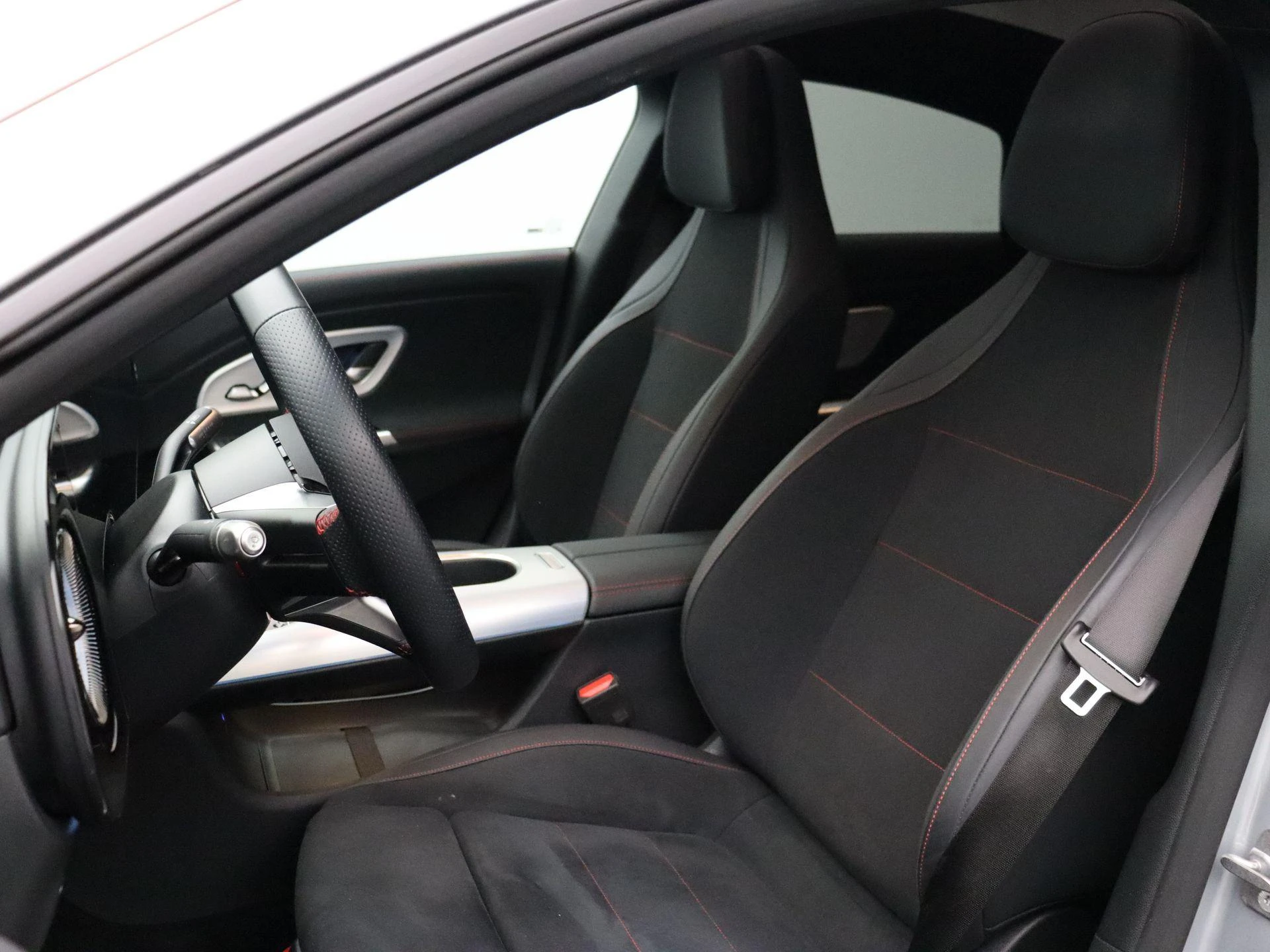 Mercedes-Benz-CLA-image-12