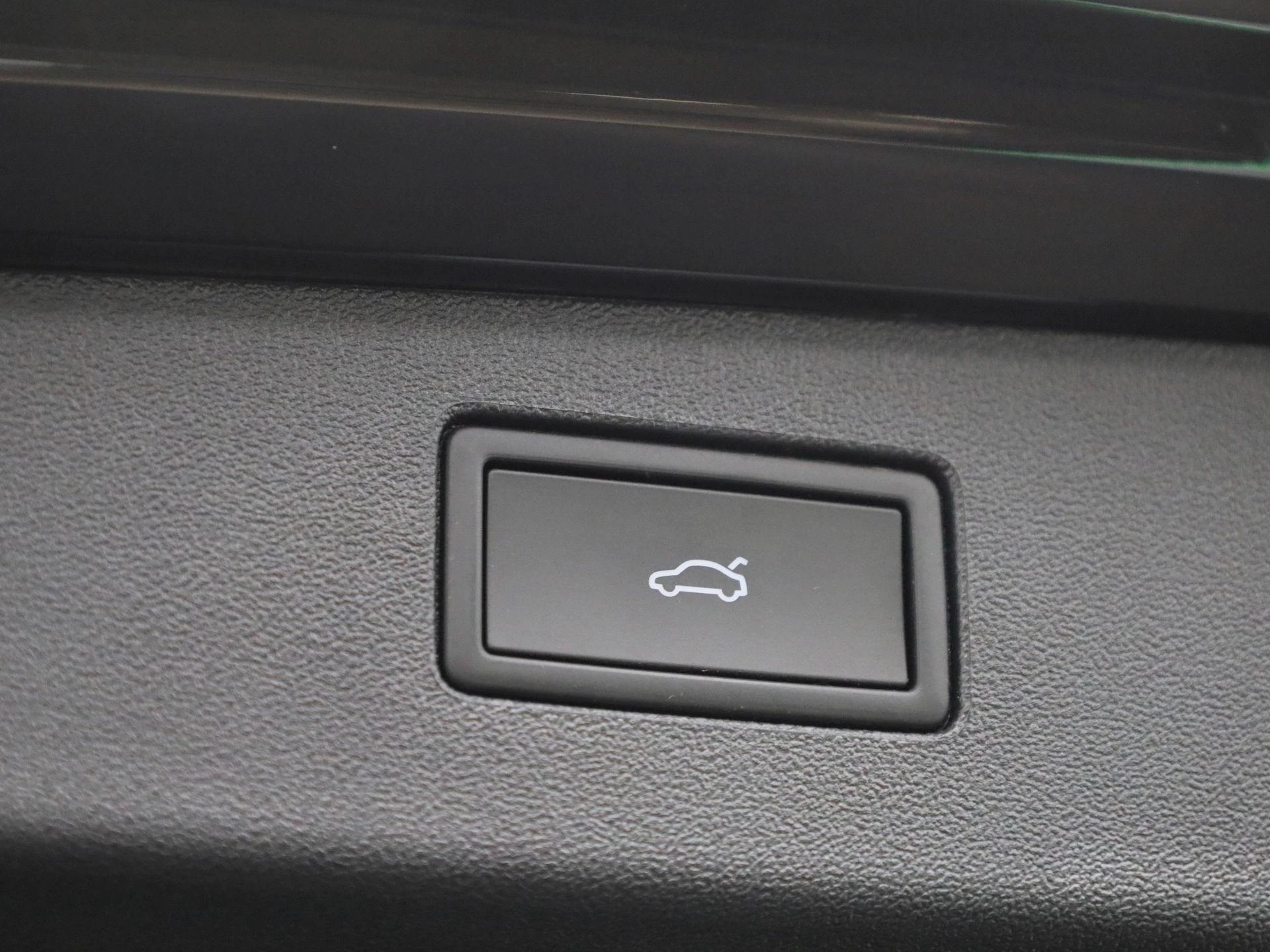 Volkswagen-Tiguan-image-14