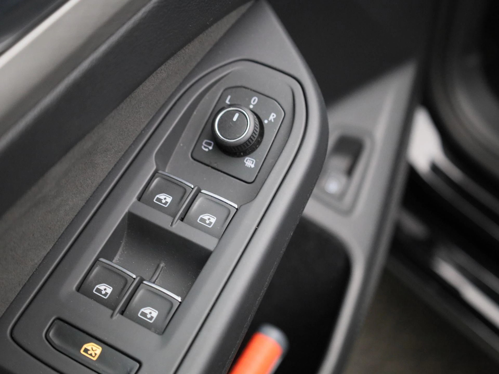 Volkswagen-Golf-image-35