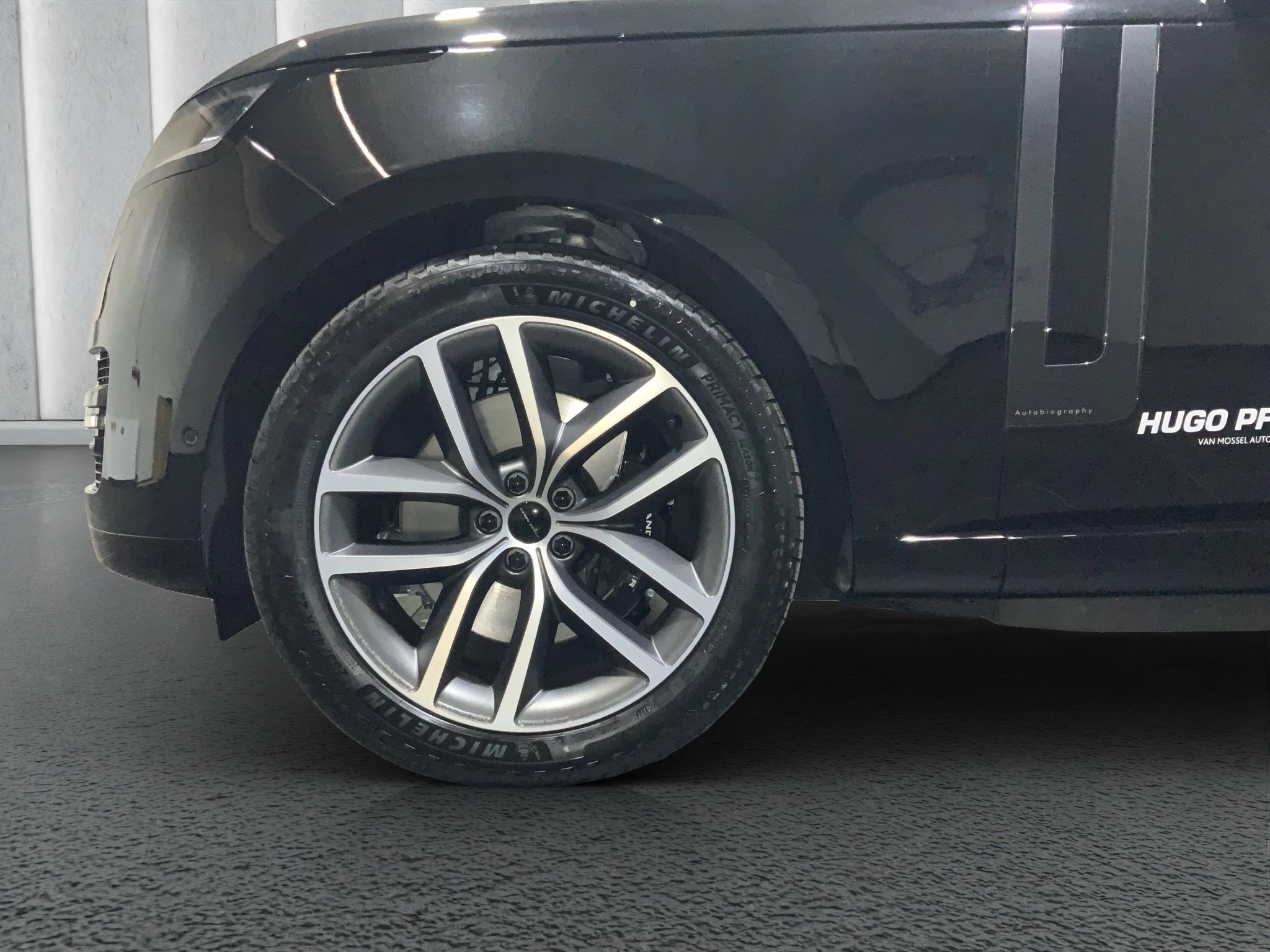Land Rover-Range Rover-image-5