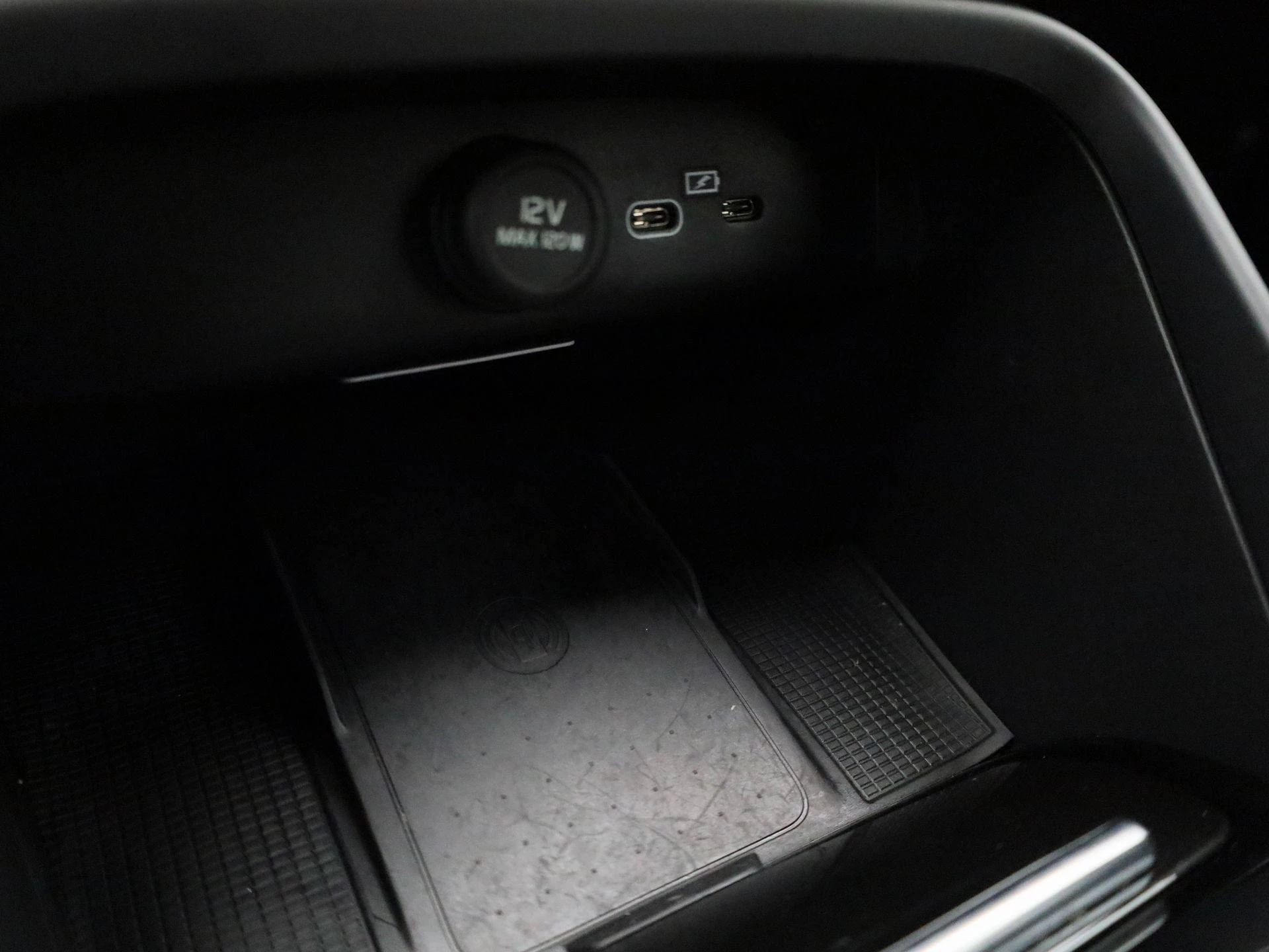 Volvo-XC40-image-21