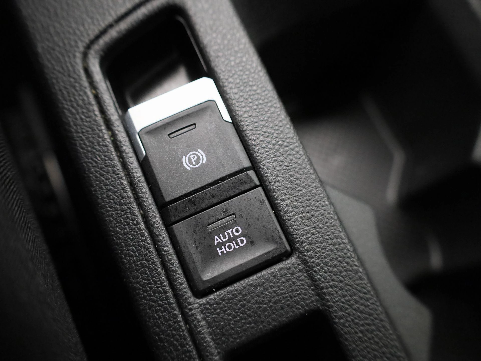 Volkswagen-T-Roc-image-24