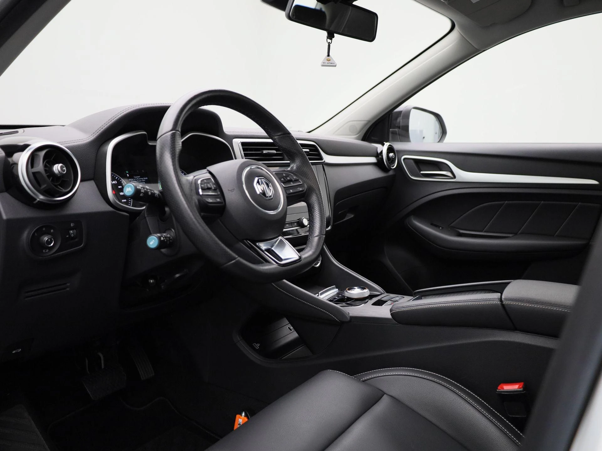 MG-ZS EV-image-30