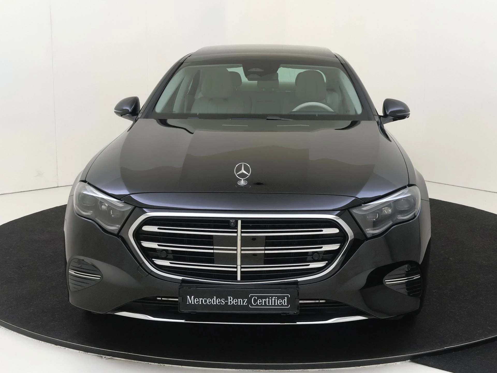 Mercedes-Benz-E-Klasse-image-5