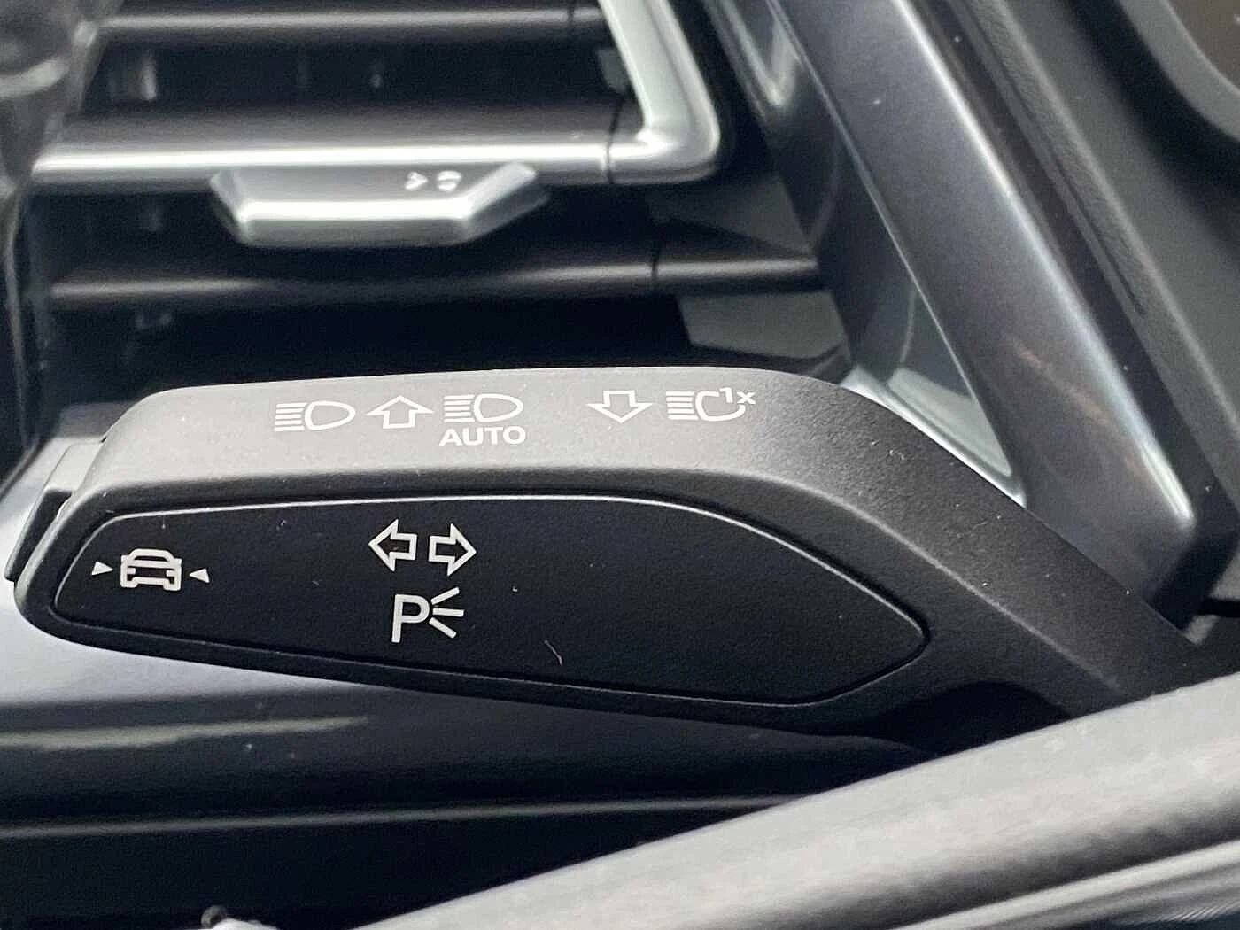 Audi-Q4 Sportback e-tron-image-45