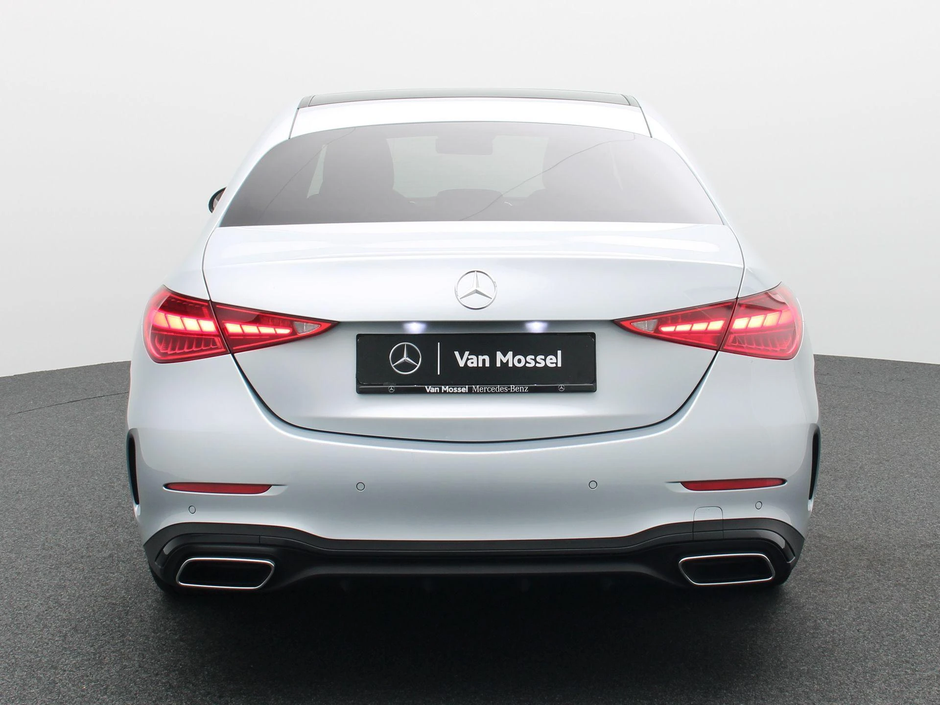 Mercedes-Benz-C-Klasse-image-4