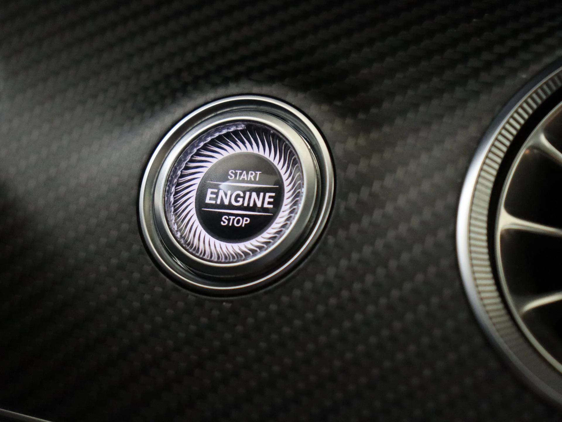 Mercedes-AMG-GT-image-33
