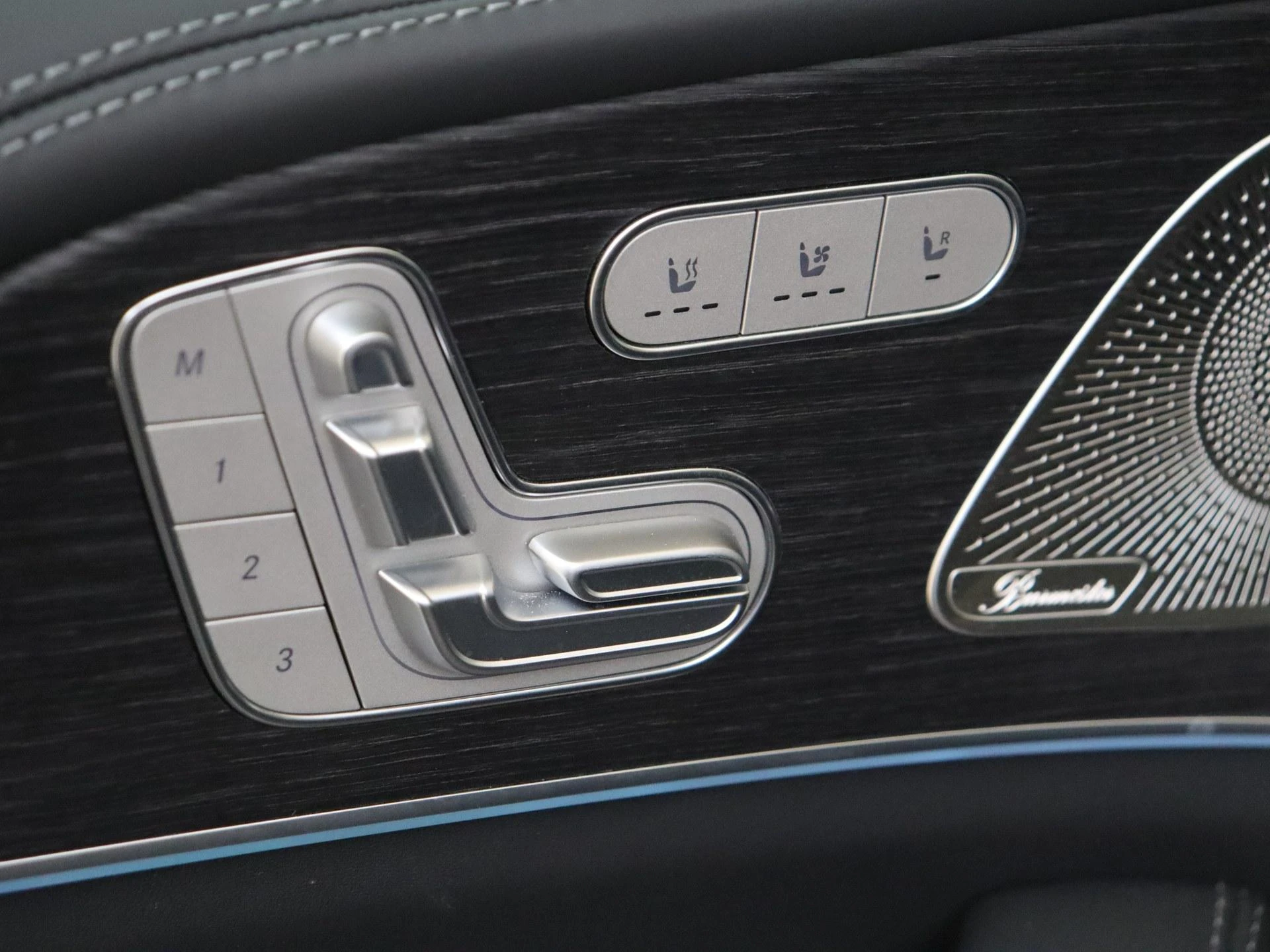 Mercedes-Benz-GLE-image-35