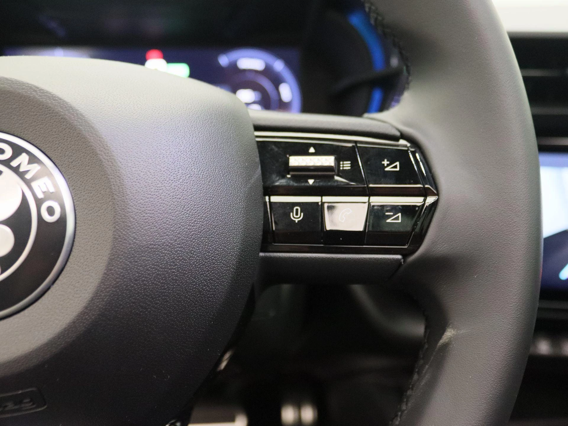 Alfa Romeo-Junior-image-22