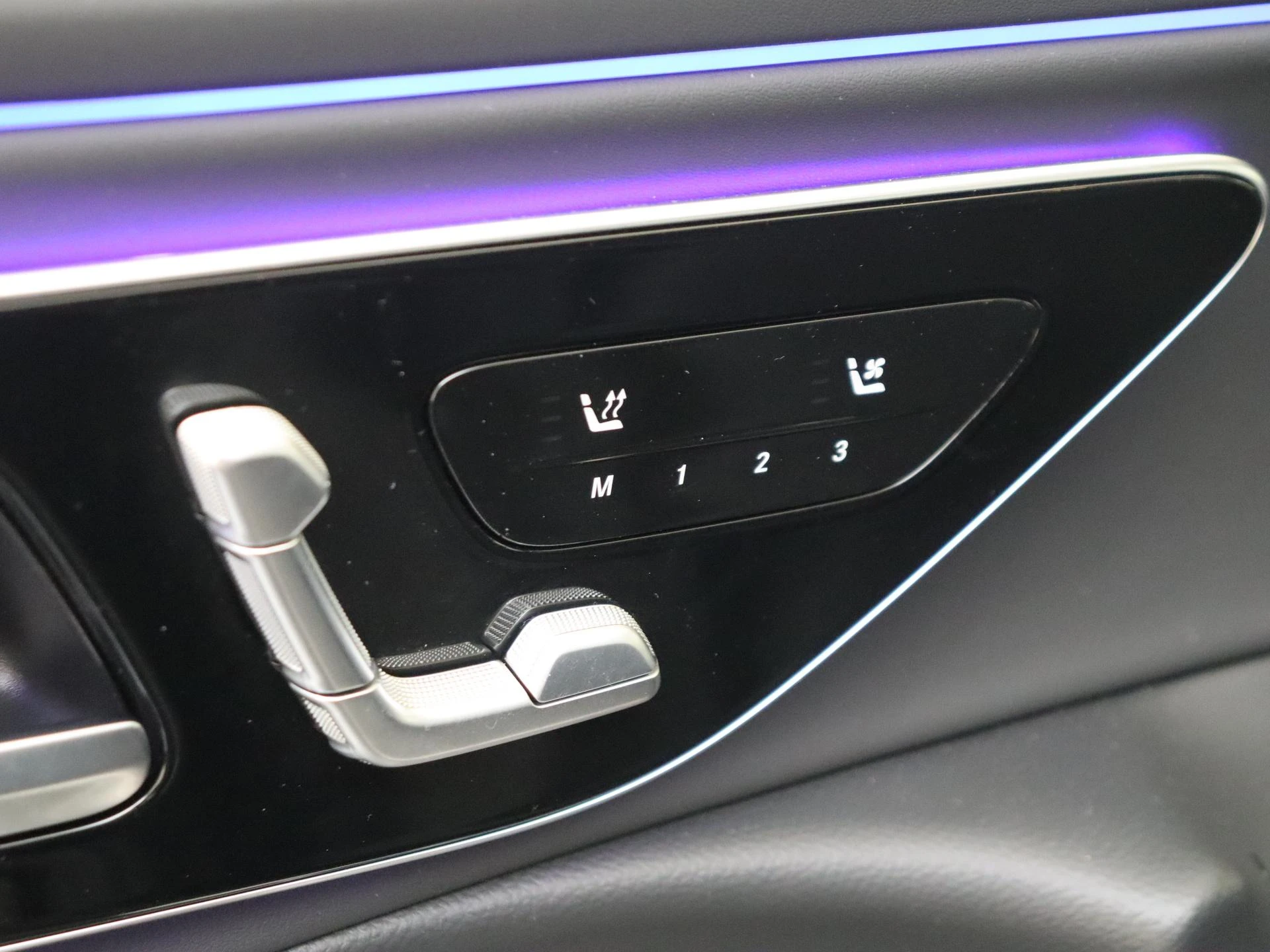 Mercedes-Benz-E-Klasse-image-24