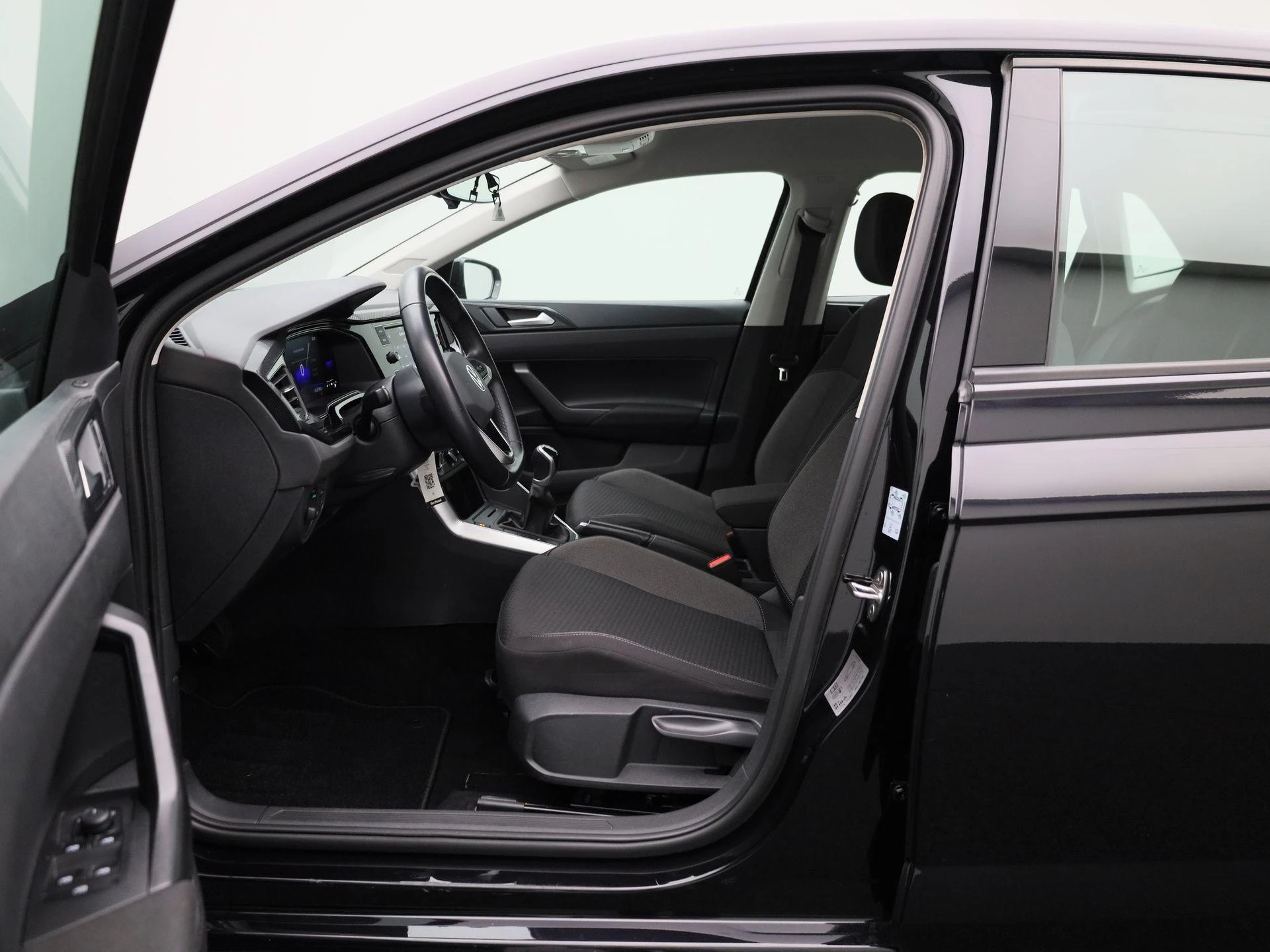 Volkswagen-Polo-image-10