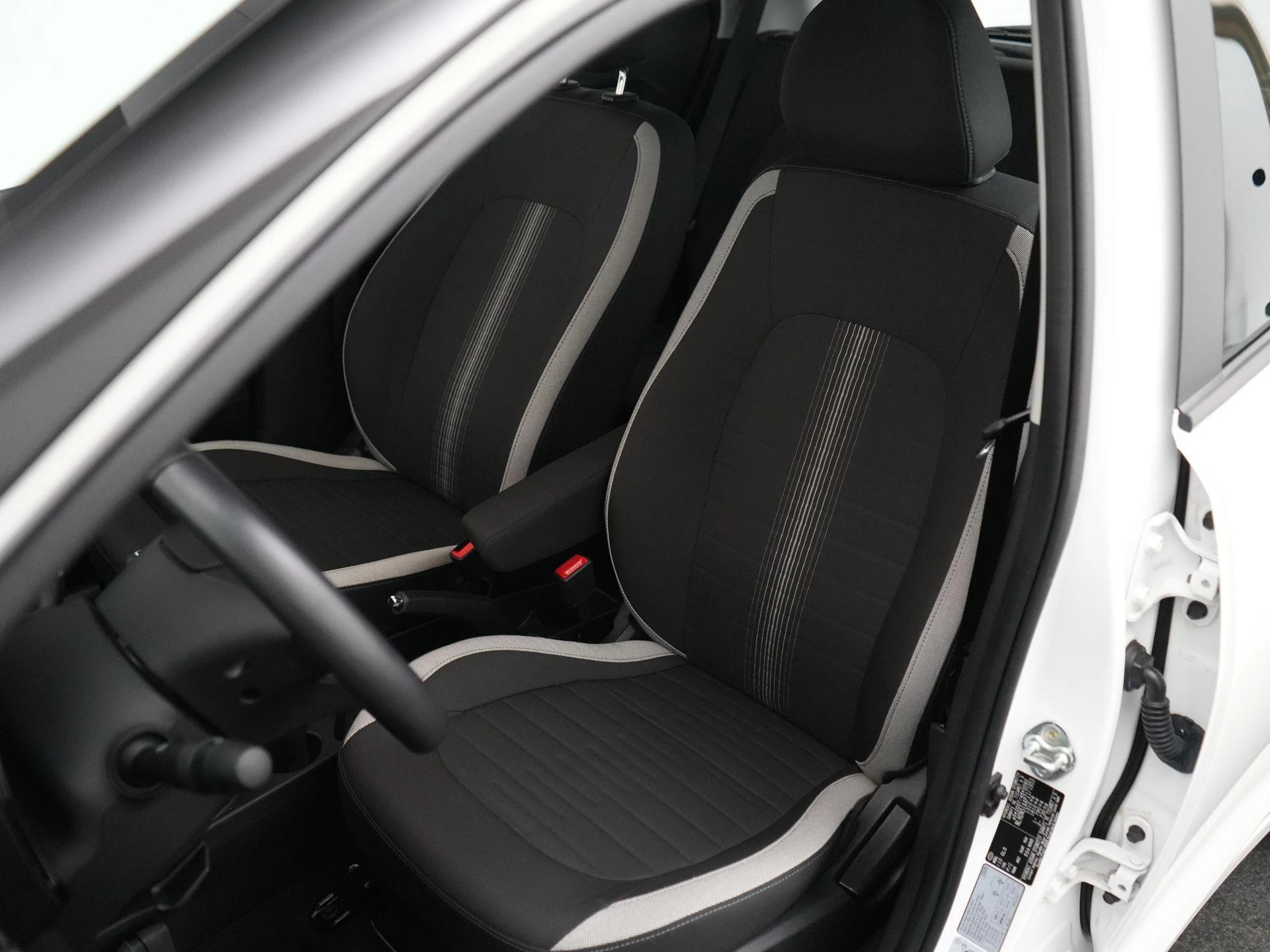 Hyundai-i10-image-12