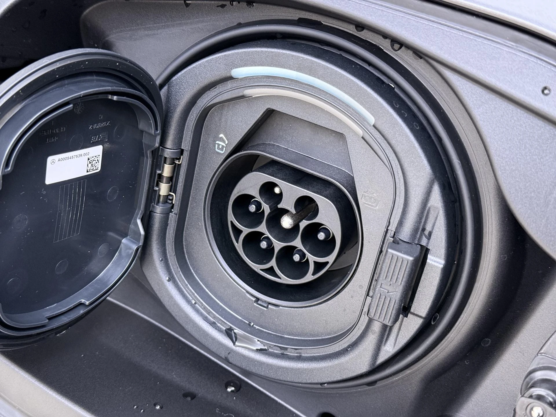Mercedes-Benz-E-Klasse-image-30