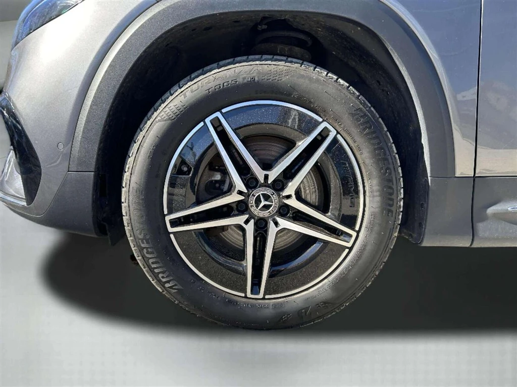 Mercedes-Benz-EQB-image-8
