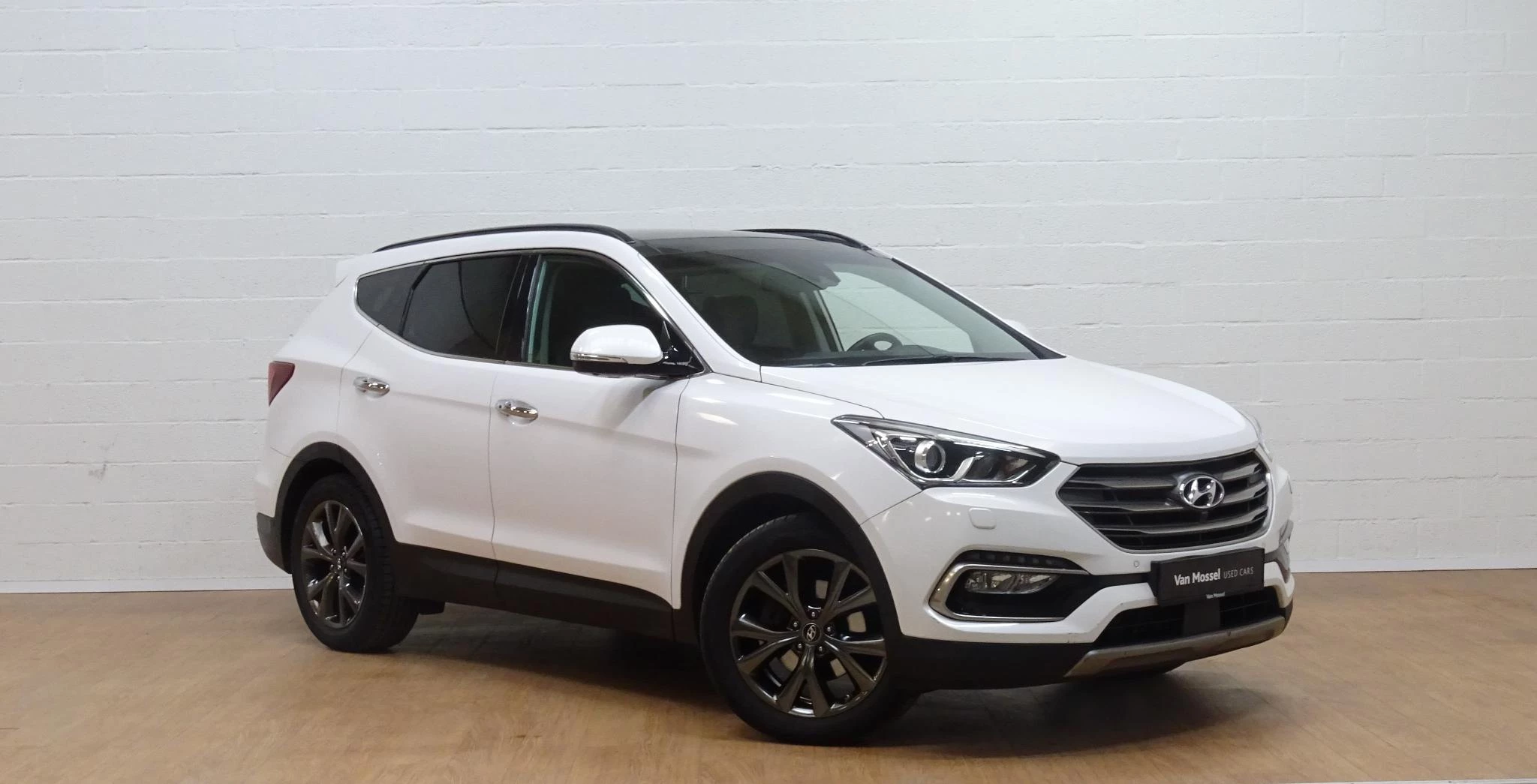 Hyundai-Santa Fe-image-1