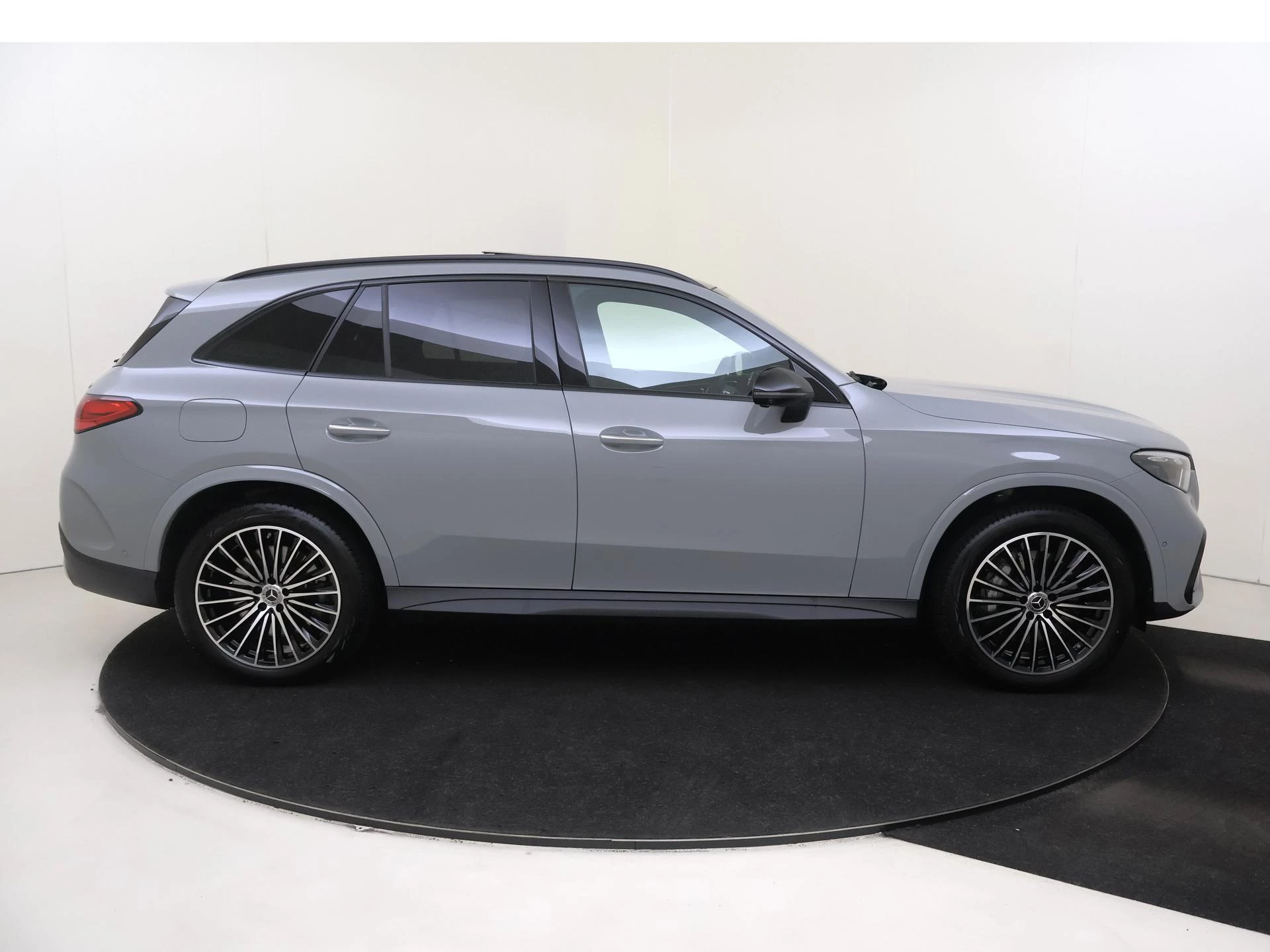 Mercedes-Benz-GLC-image-7