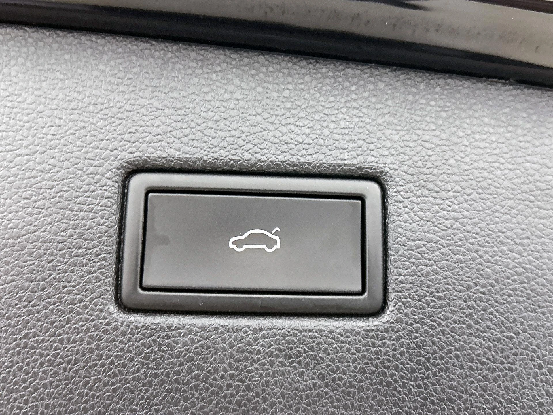 Volkswagen-Tiguan-image-23