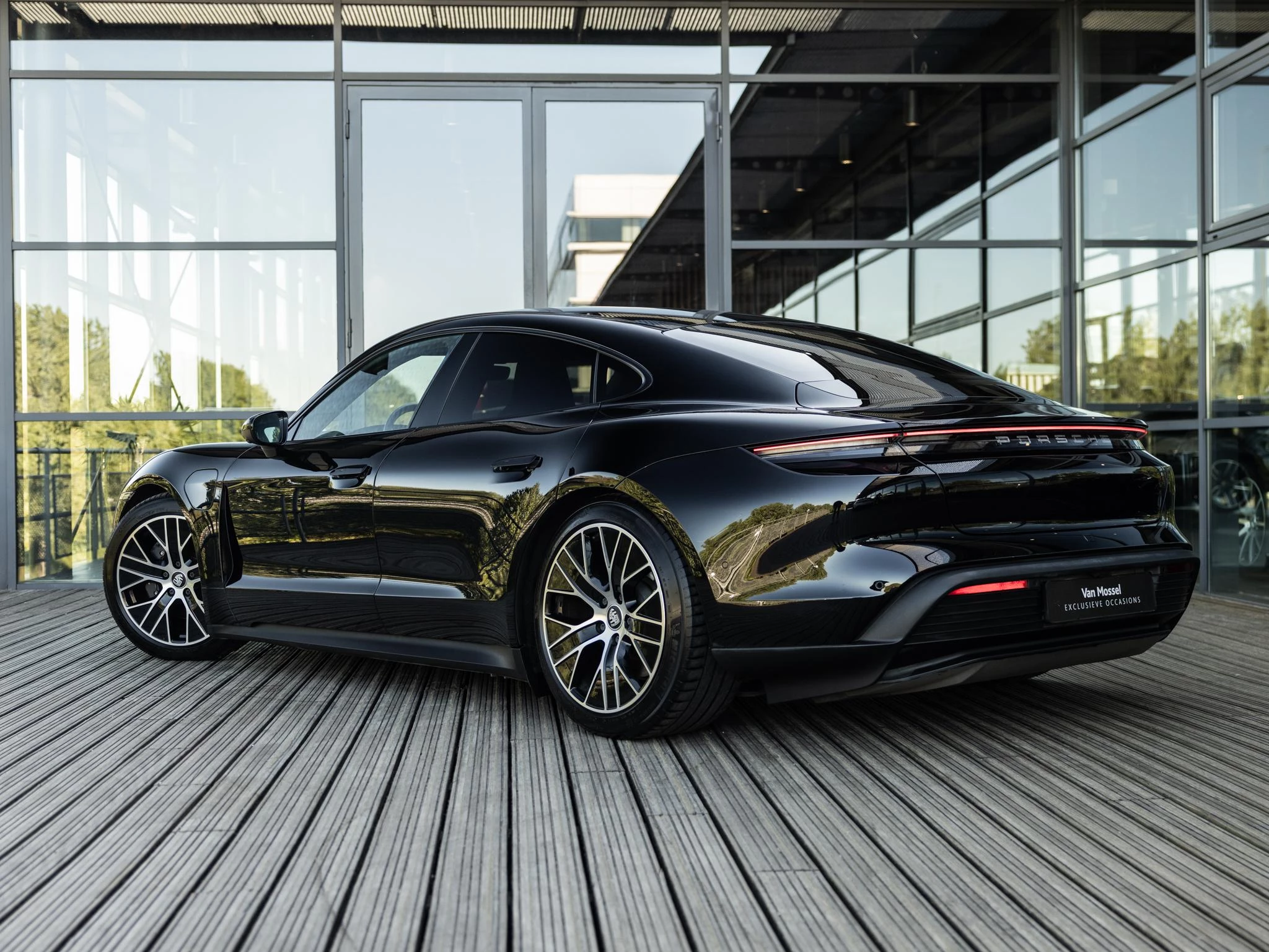 Porsche Taycan Performance 84 kWh
