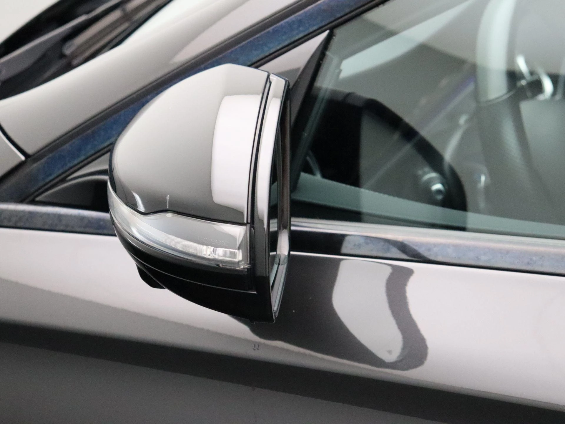 Mercedes-Benz-E-Klasse-image-7