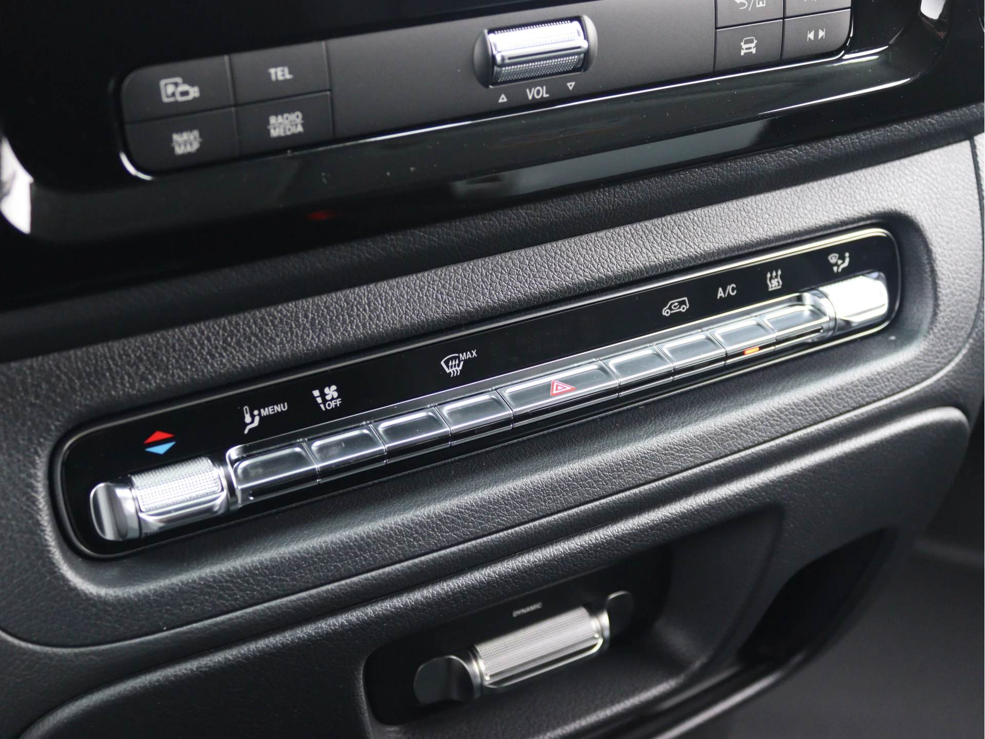 Mercedes-Benz-eVito-image-10