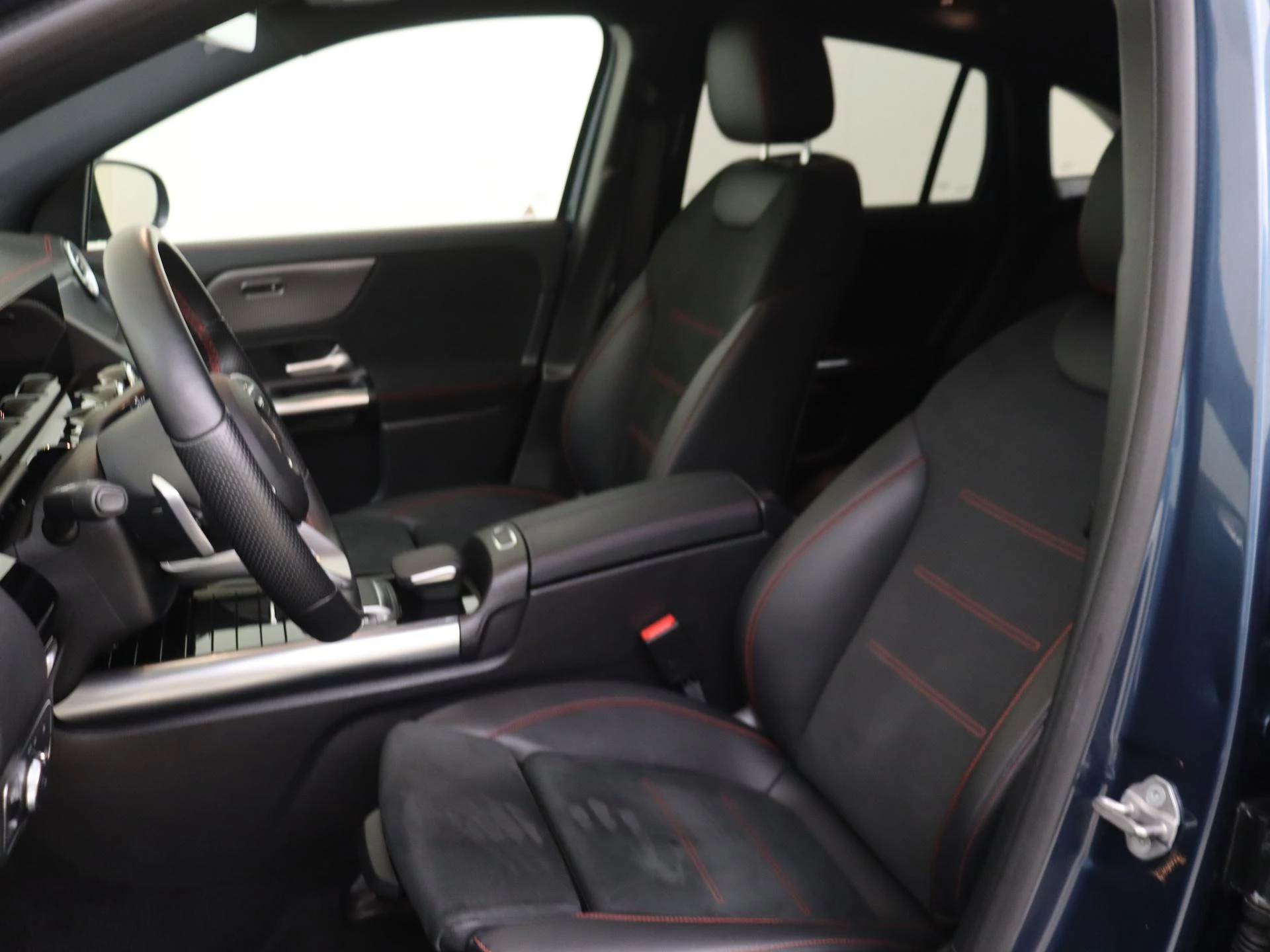 Mercedes-Benz-EQA-image-10