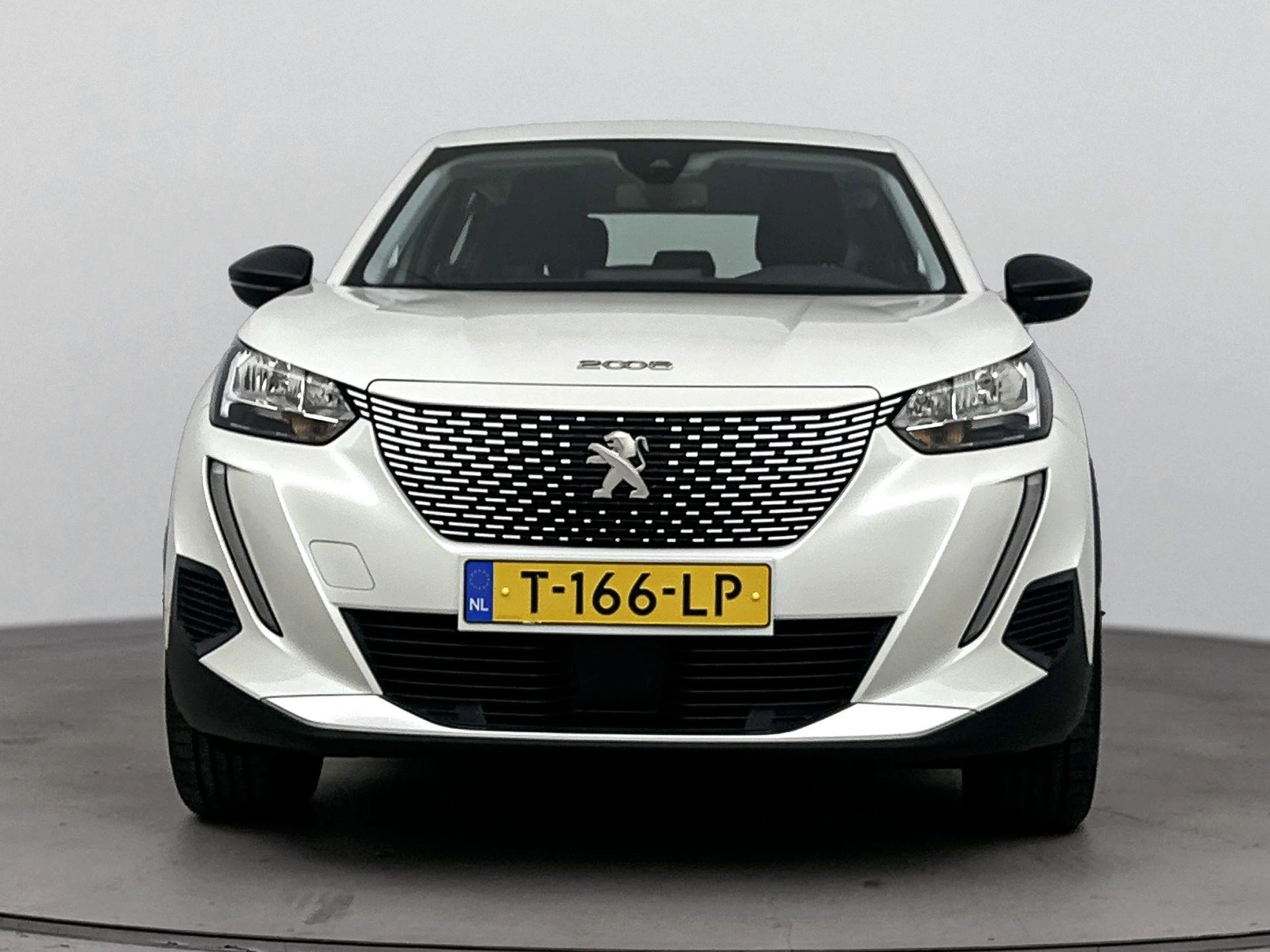 Peugeot-e-2008-image-4