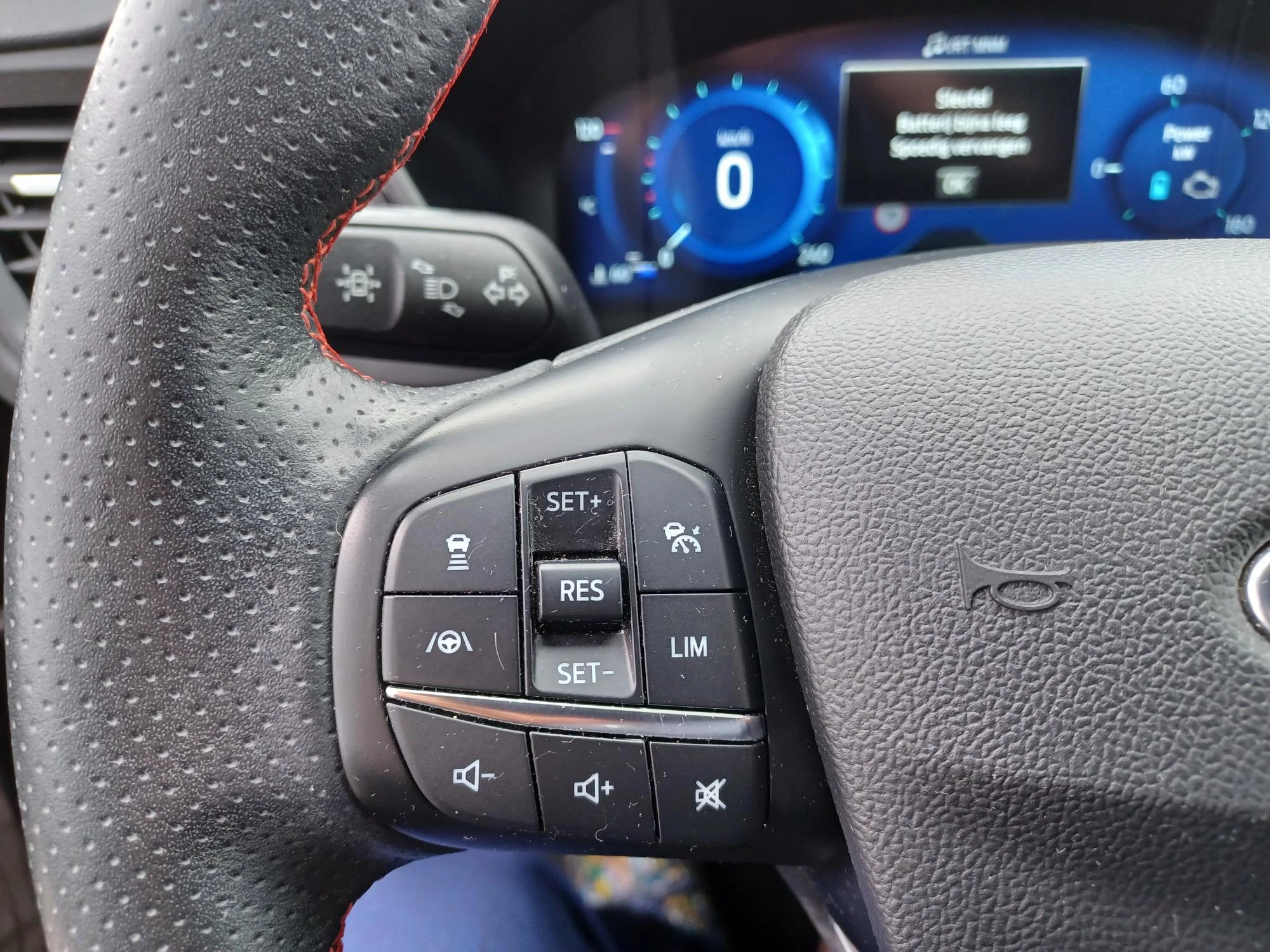 Ford Kuga 2.5i FHEV Aut. 140kW ST-Line