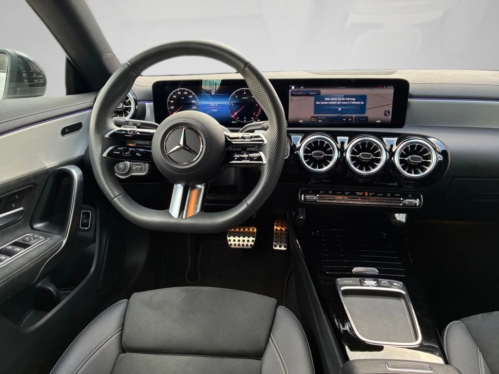 Mercedes-Benz-CLA 200 d-image-10