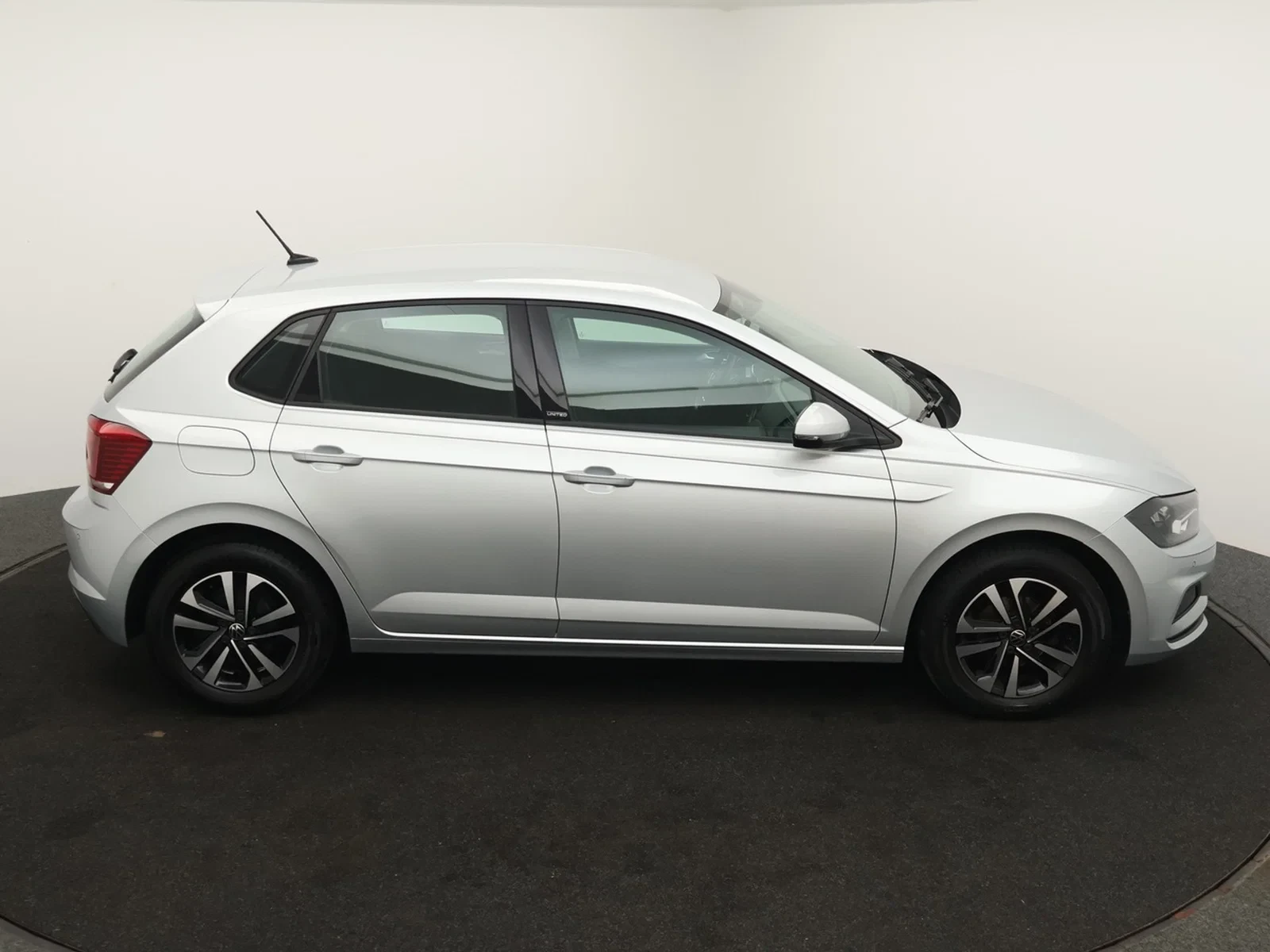 Volkswagen Polo Polo UNITED 1.0 95PK *PDC*APP-CONNECT*BLTH*RADIO*AIRCO*...*