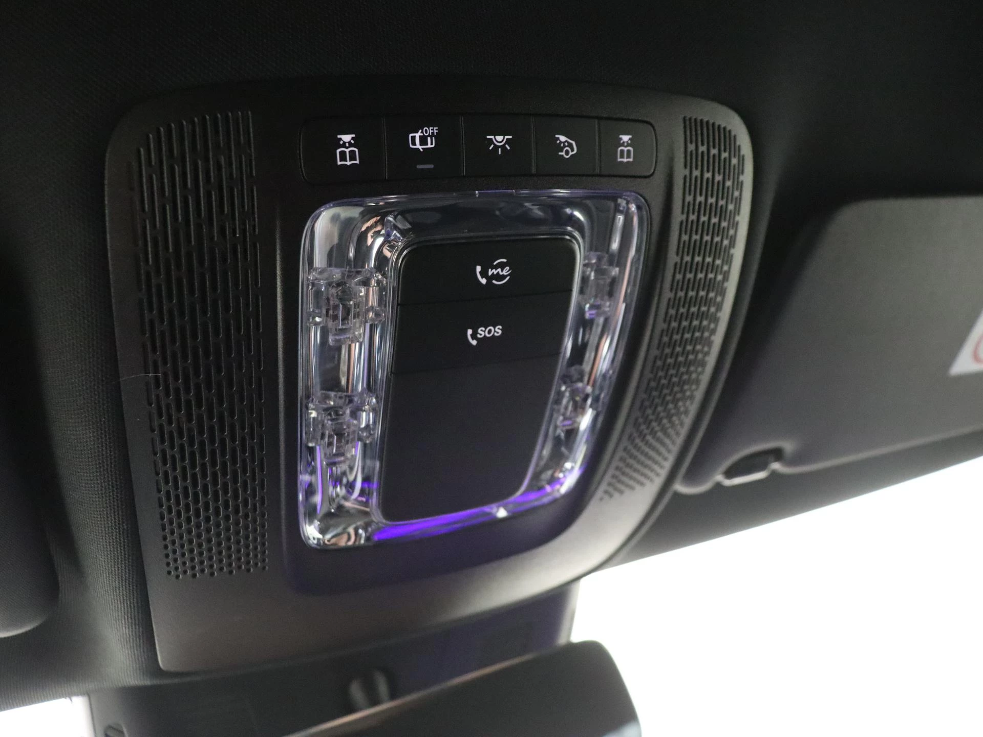 Mercedes-Benz-CLA-image-22