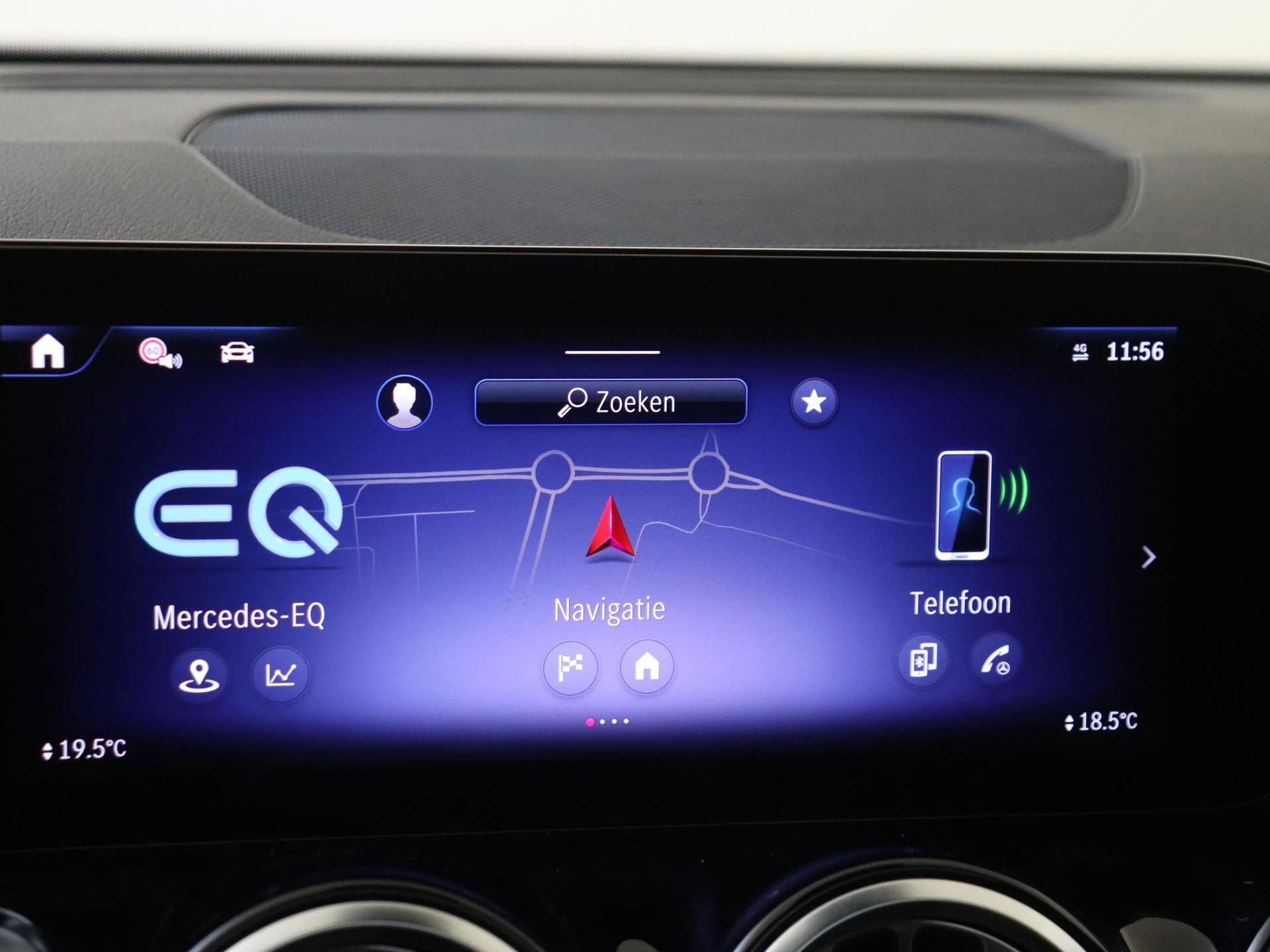Mercedes-Benz-EQB-image-16