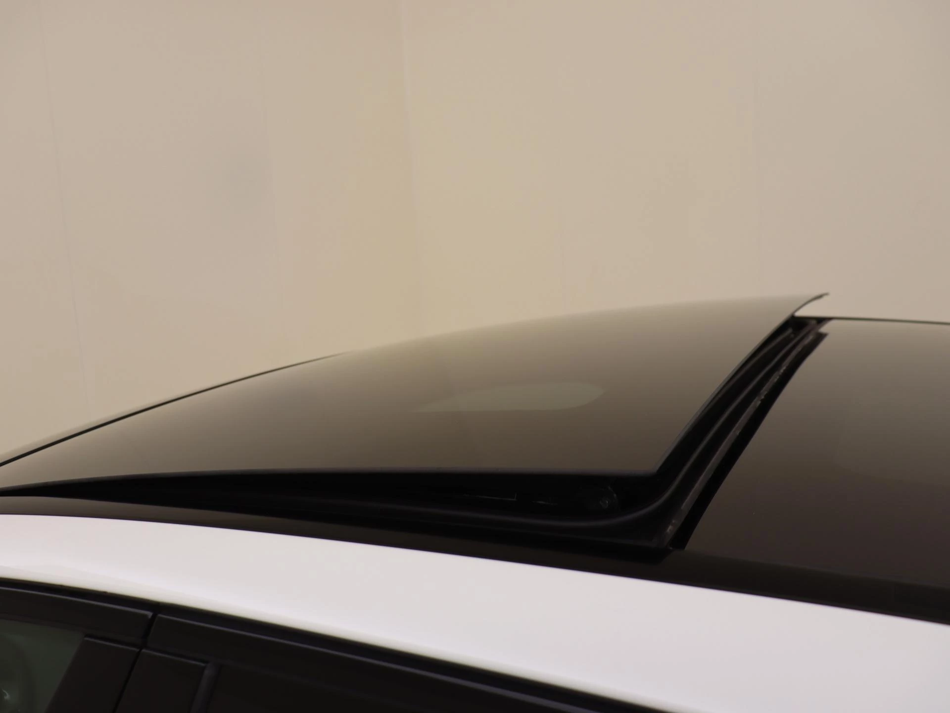 Mercedes-Benz-C-Klasse-image-27