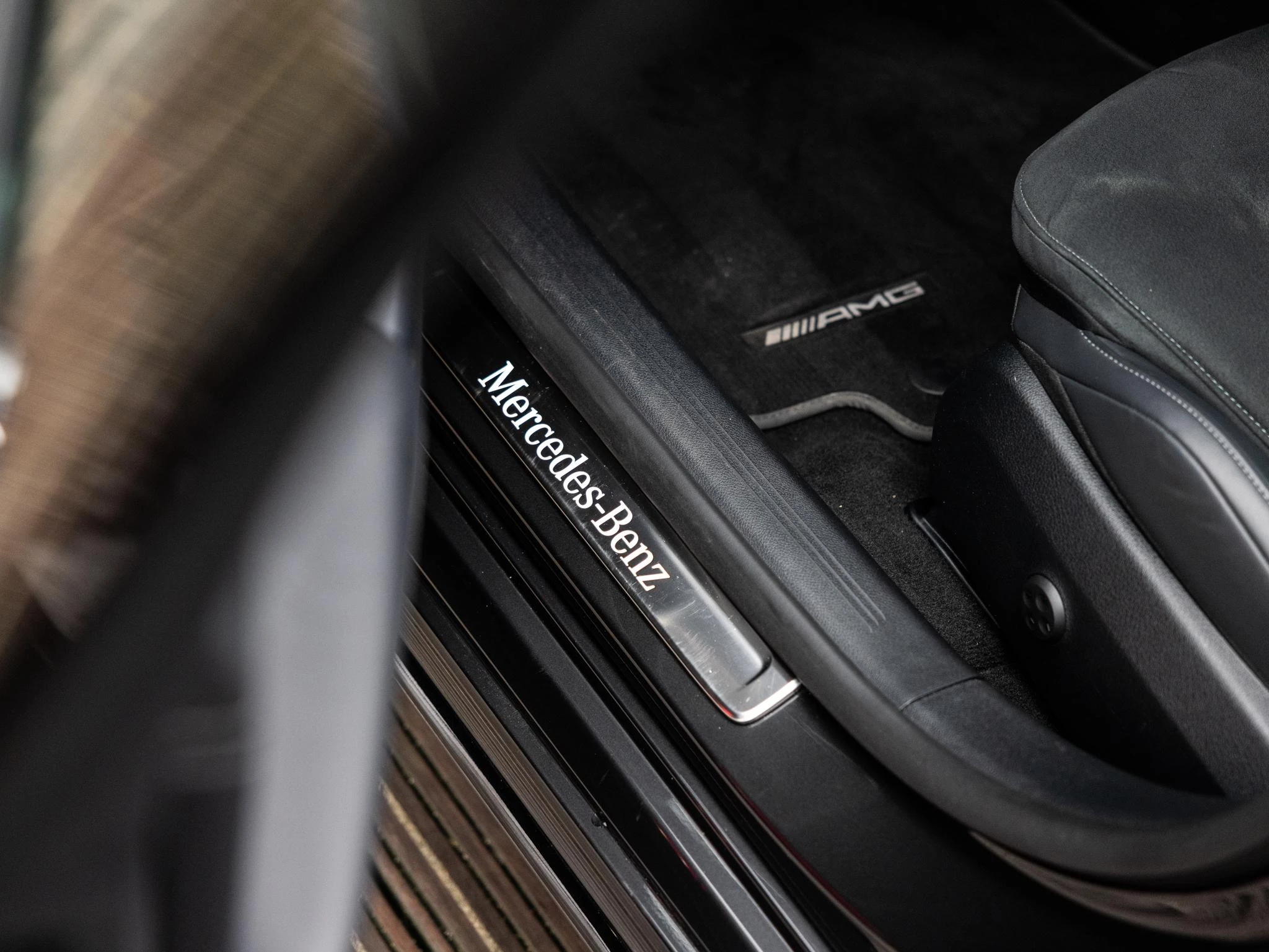 Mercedes-Benz-E-Klasse-image-24