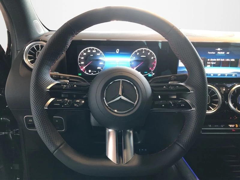 Mercedes-Benz GLA 200 AMG NIGHT PANO AHK KEYLESS WINTER-PAKET AMG LineC118 GLA 200 AMG NIGHT PANO AHK KEYLESS WINTER-PAKET AMG Line